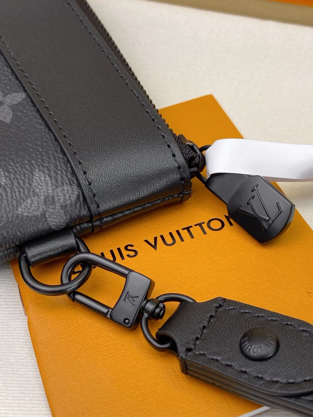 Louis Vuitton M81569 Pochette To-Go