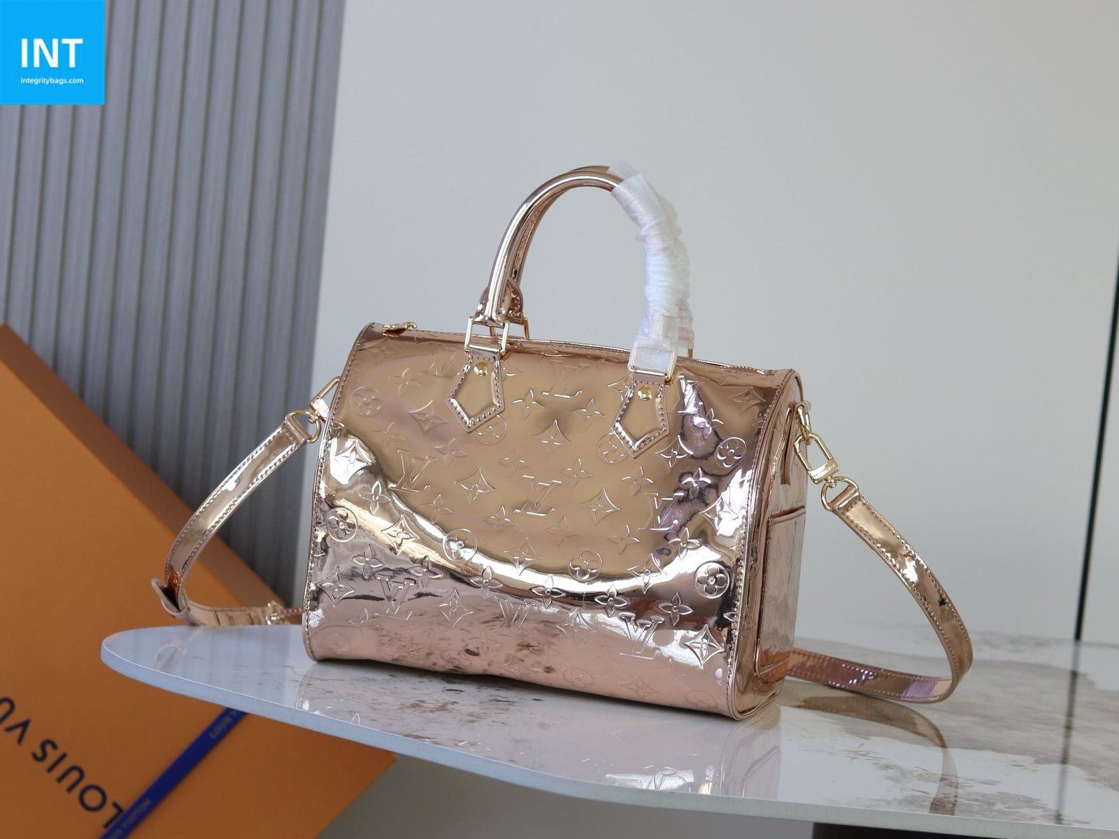 Louis Vuitton M26497 Speedy Bandouliere 25