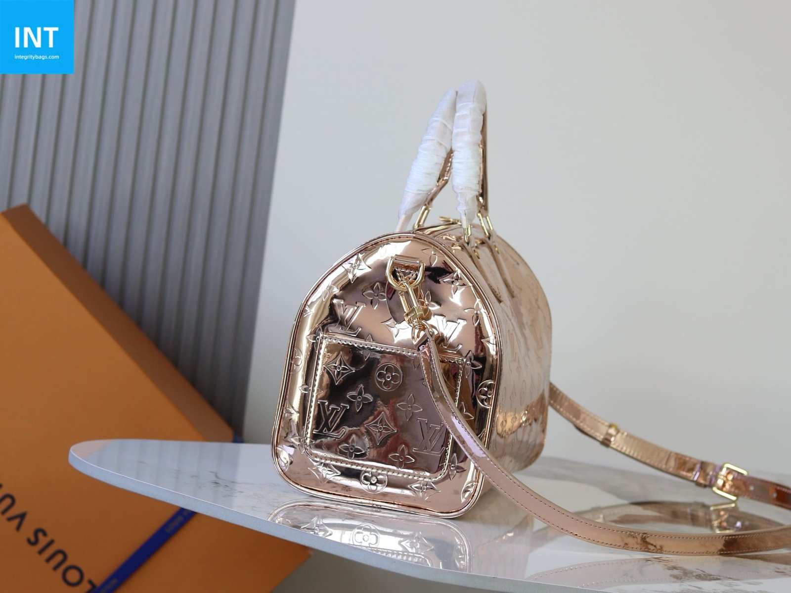 Louis Vuitton M26497 Speedy Bandouliere 25