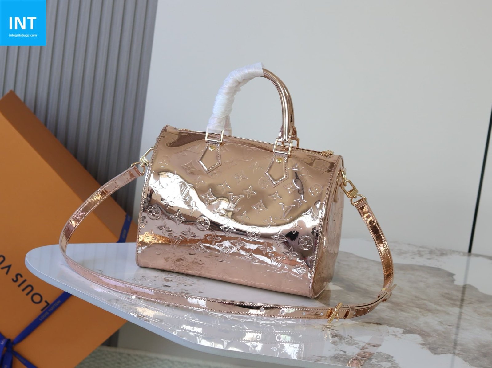 Louis Vuitton M26497 Speedy Bandouliere 25