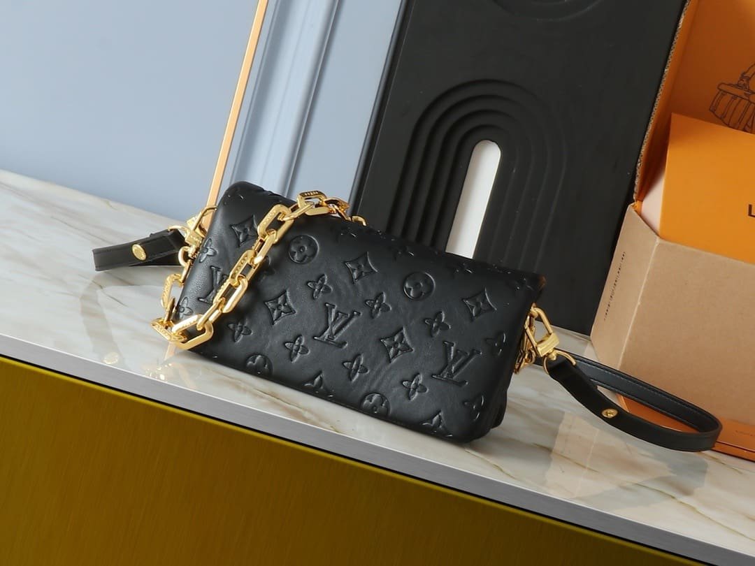 Louis Vuitton M83359 Pochette Coussin