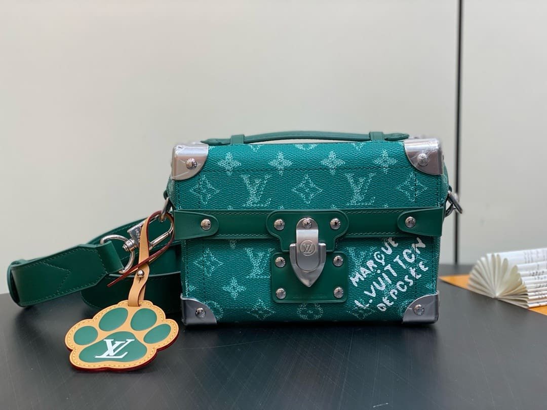 Louis Vuitton M12686 Soul Trunk