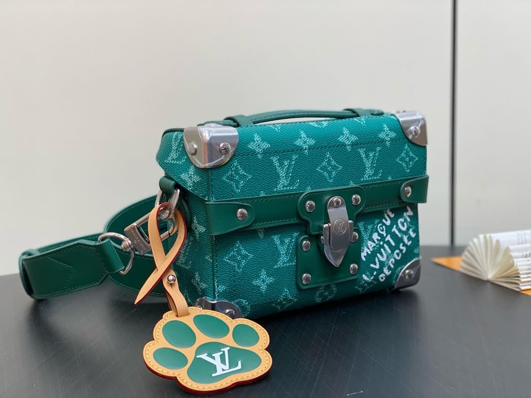 Louis Vuitton M12686 Soul Trunk