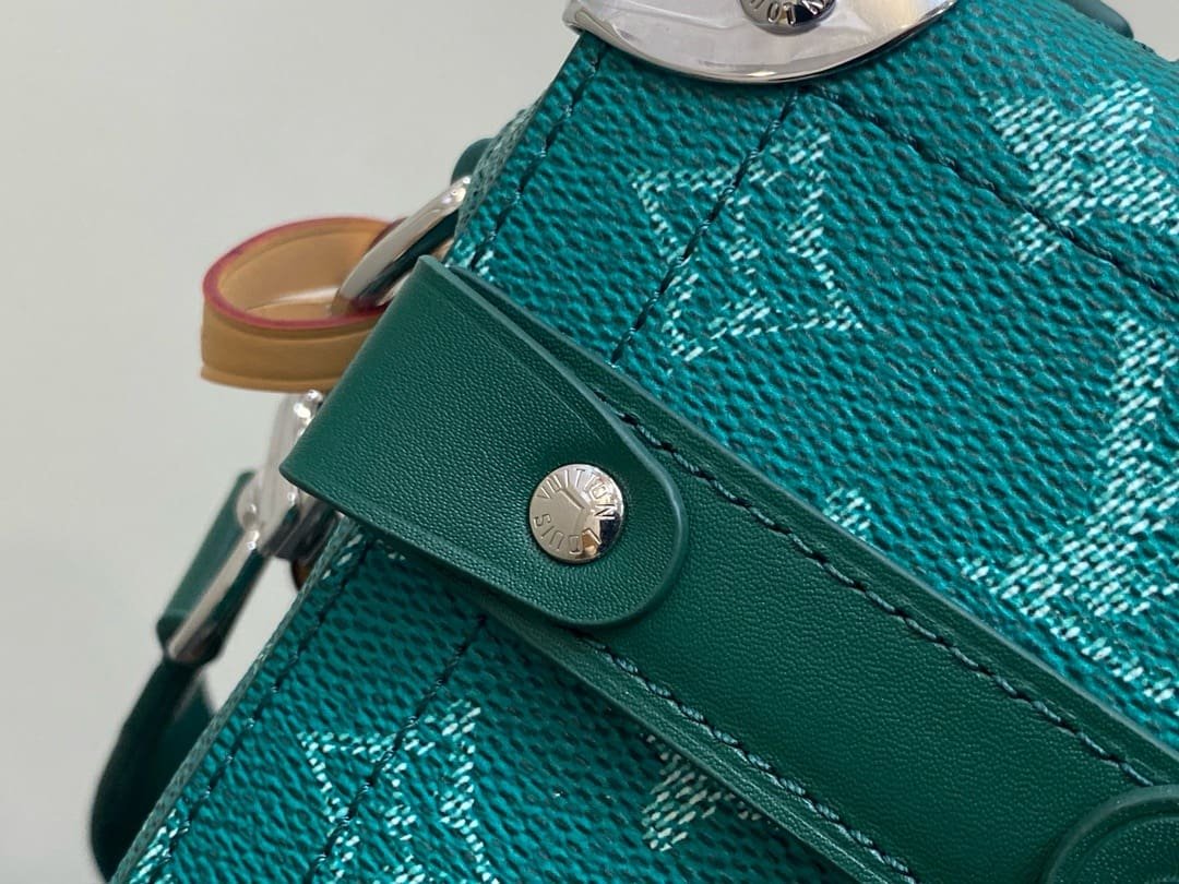 Louis Vuitton M12686 Soul Trunk