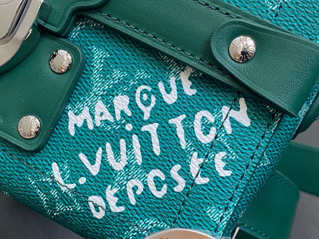 Louis Vuitton M12686 Soul Trunk