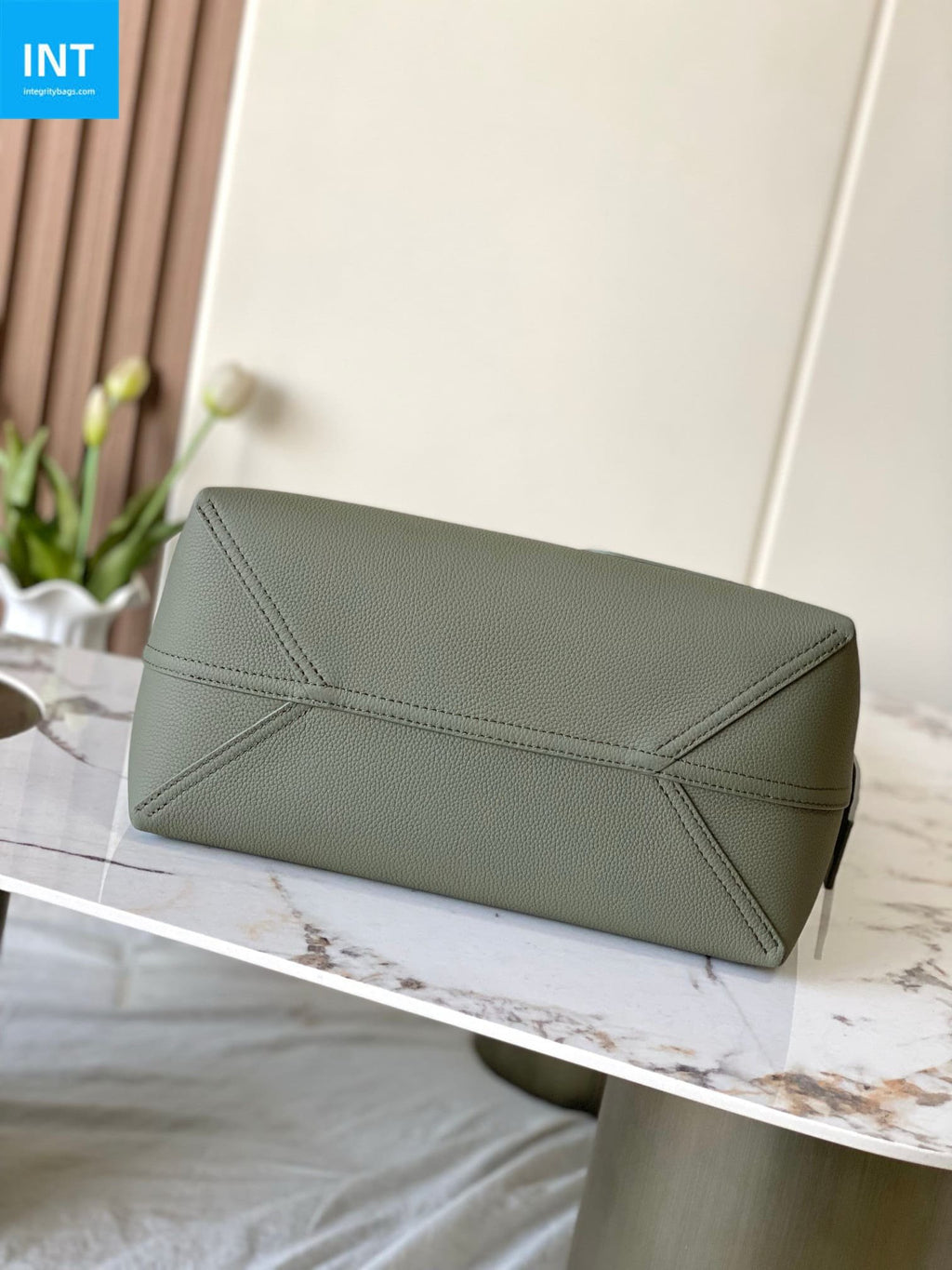Louis Vuitton M26747 Verso Hobo