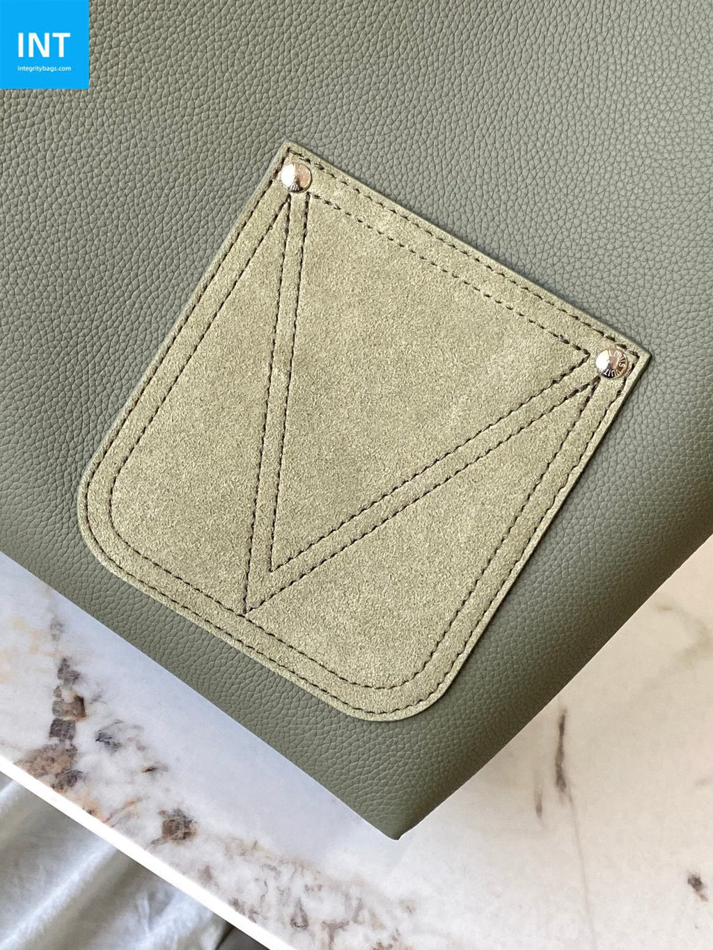 Louis Vuitton M26747 Verso Hobo
