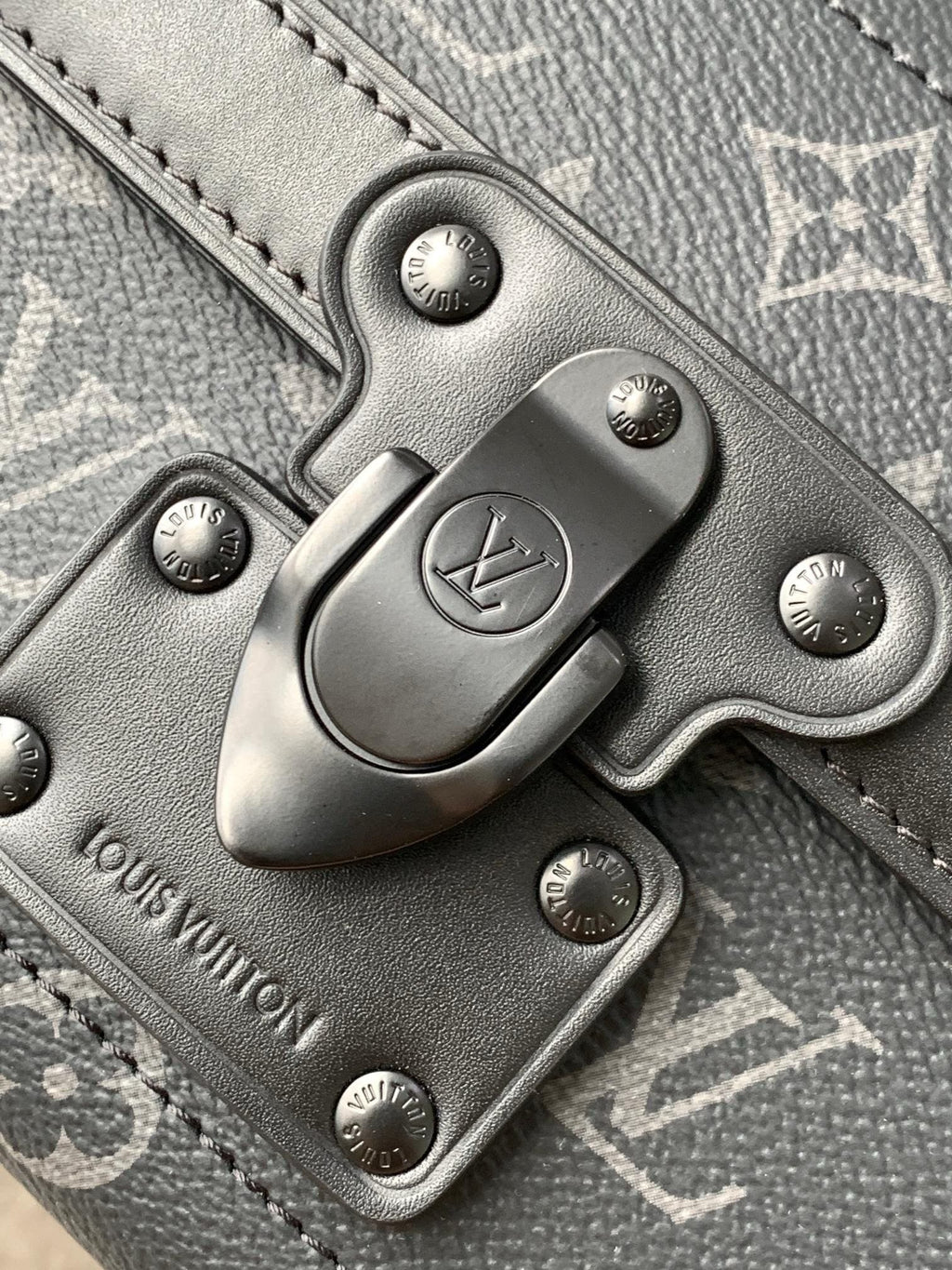 Louis Vuitton M11743 Soul Trunk