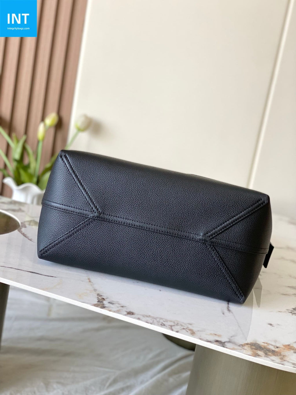 Louis Vuitton M27022 Verso Hobo
