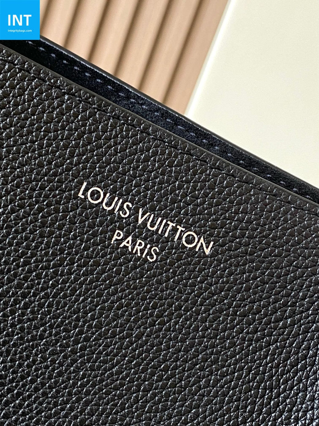 Louis Vuitton M27022 Verso Hobo