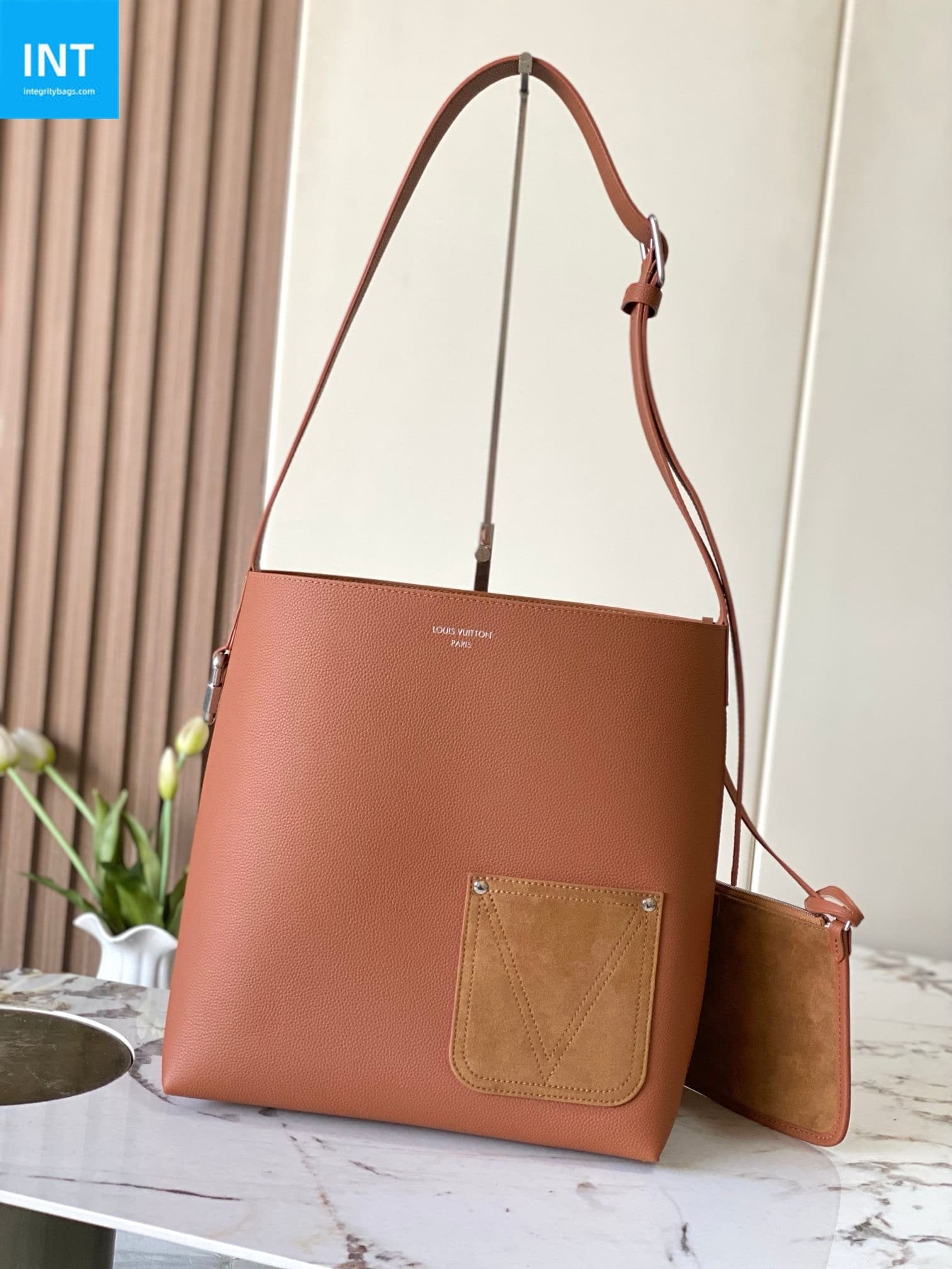 Louis Vuitton M26745 Verso Hobo