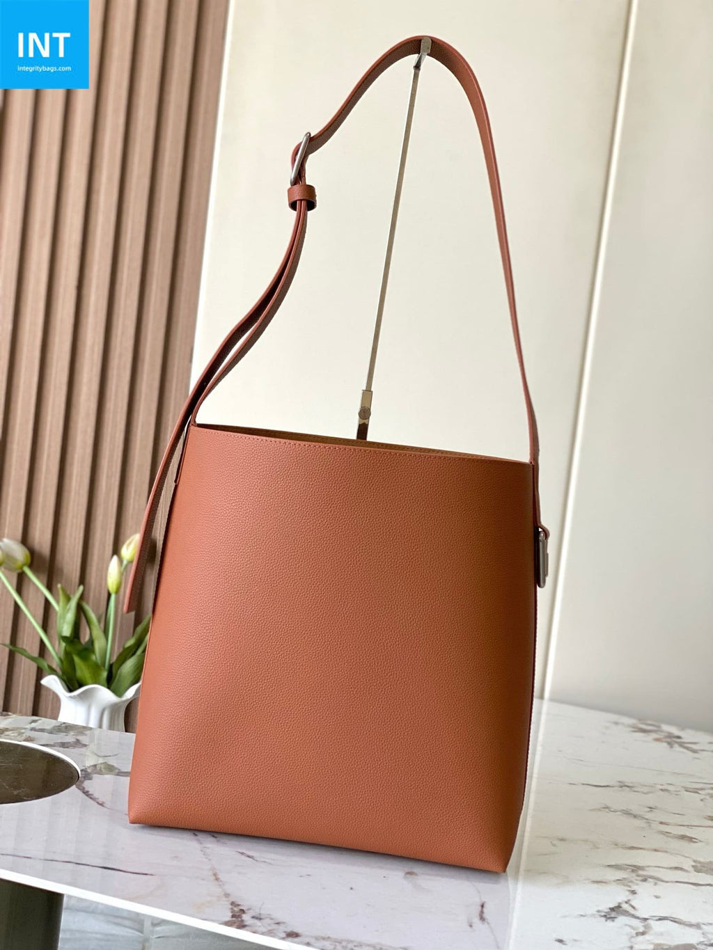 Louis Vuitton M26745 Verso Hobo