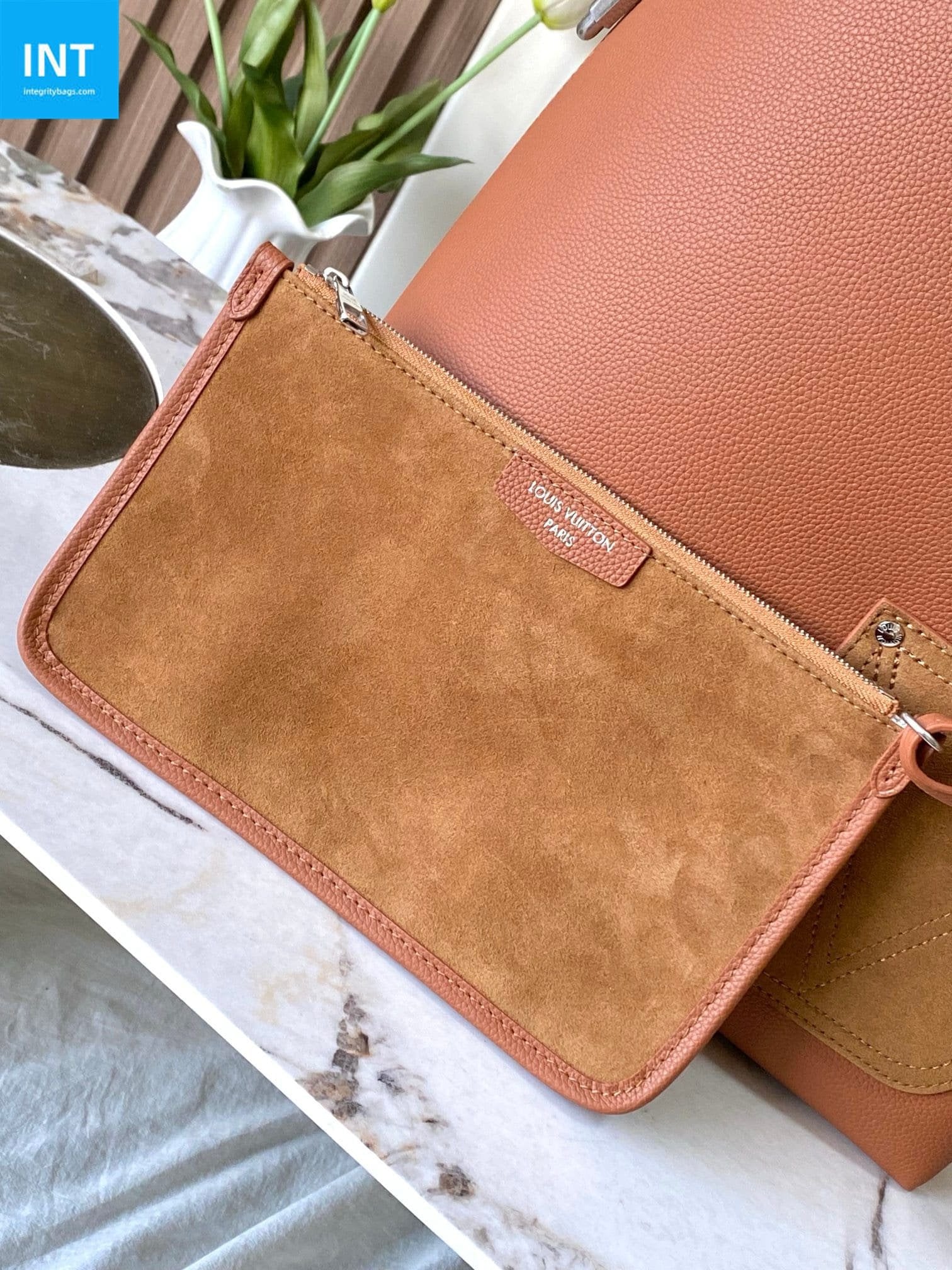 Louis Vuitton M26745 Verso Hobo