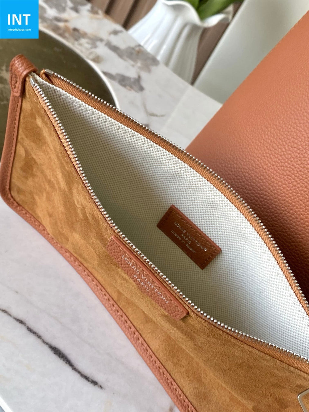 Louis Vuitton M26745 Verso Hobo