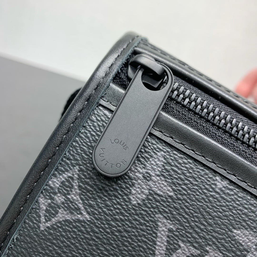 Louis Vuitton M12599 Bosphore Wearable Wallet
