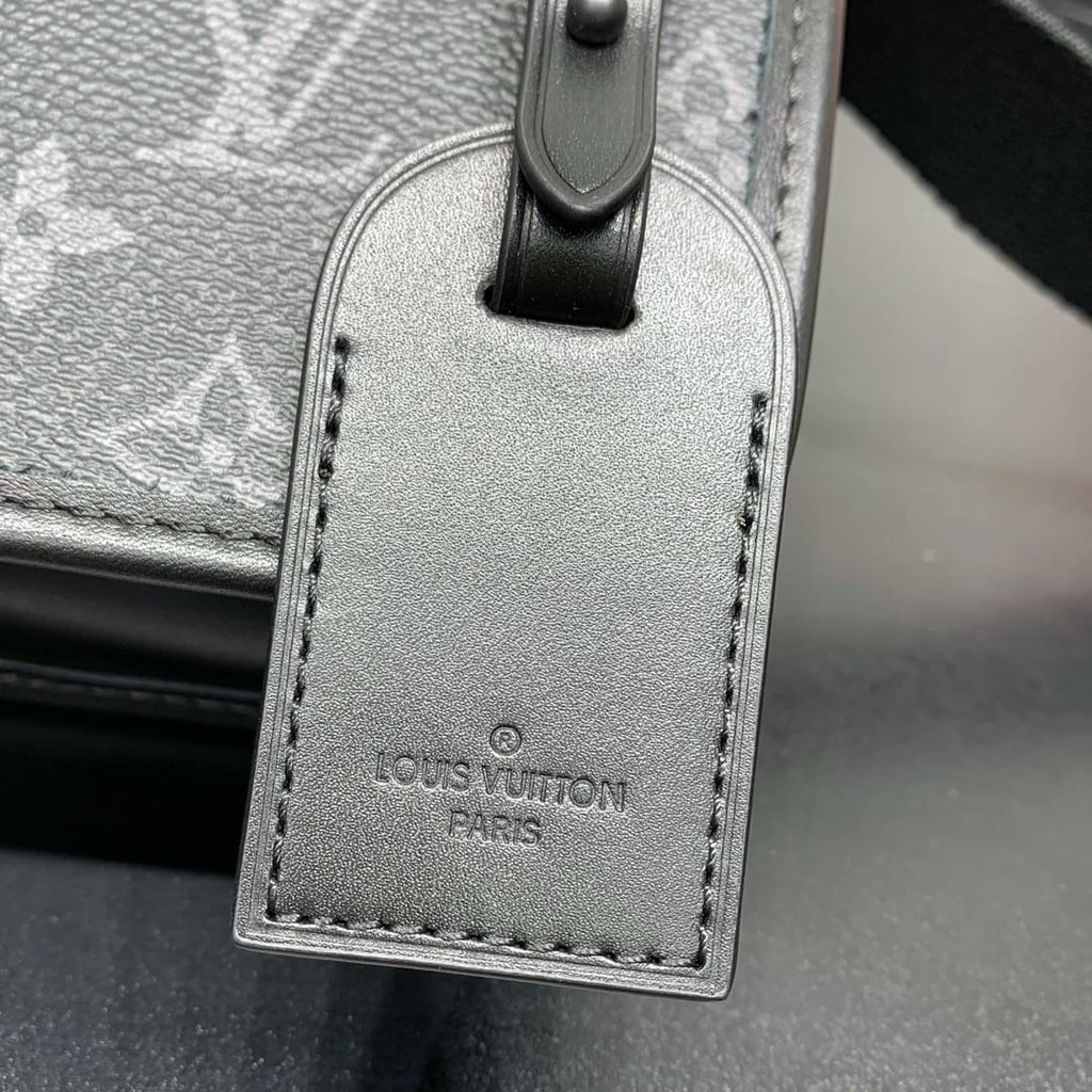 Louis Vuitton M12599 Bosphore Wearable Wallet