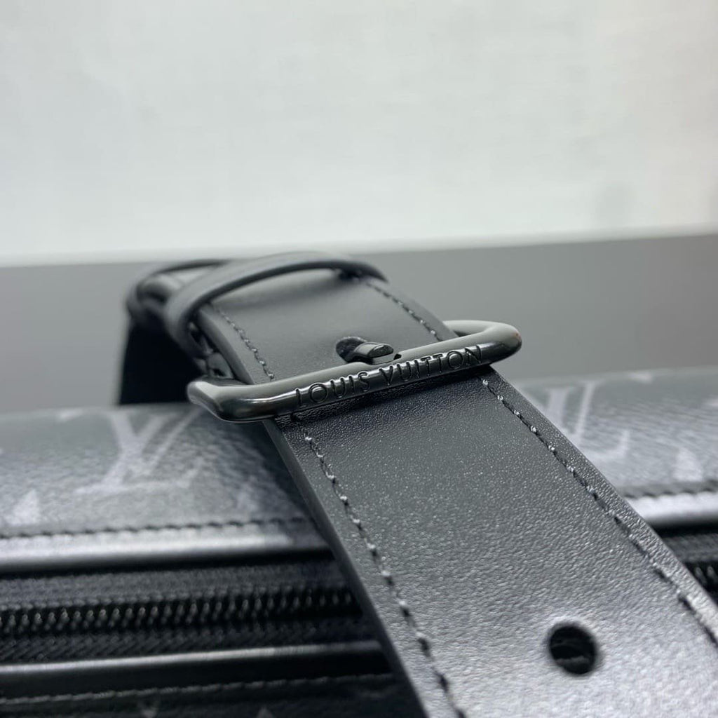 Louis Vuitton M12599 Bosphore Wearable Wallet