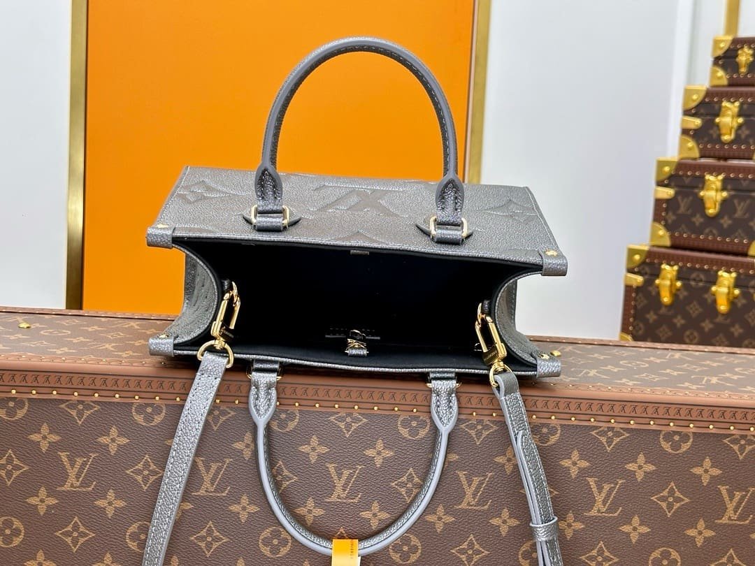 Louis Vuitton M12886 OnTheGo PM
