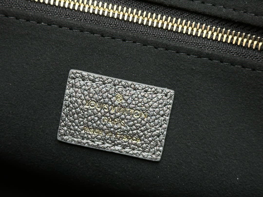 Louis Vuitton M12886 OnTheGo PM