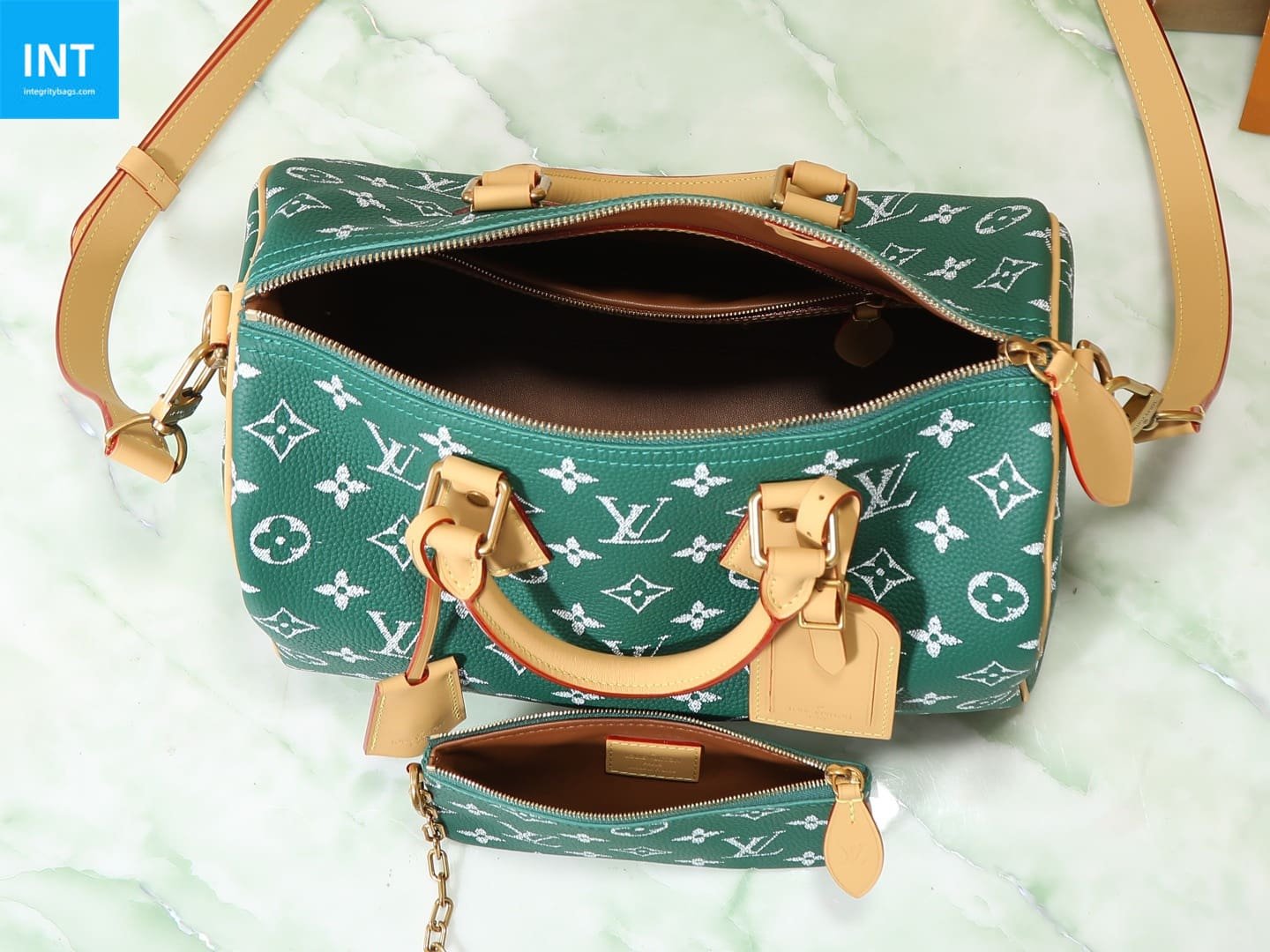 Louis Vuitton M14077 Speedy P9 Bandoulière 30