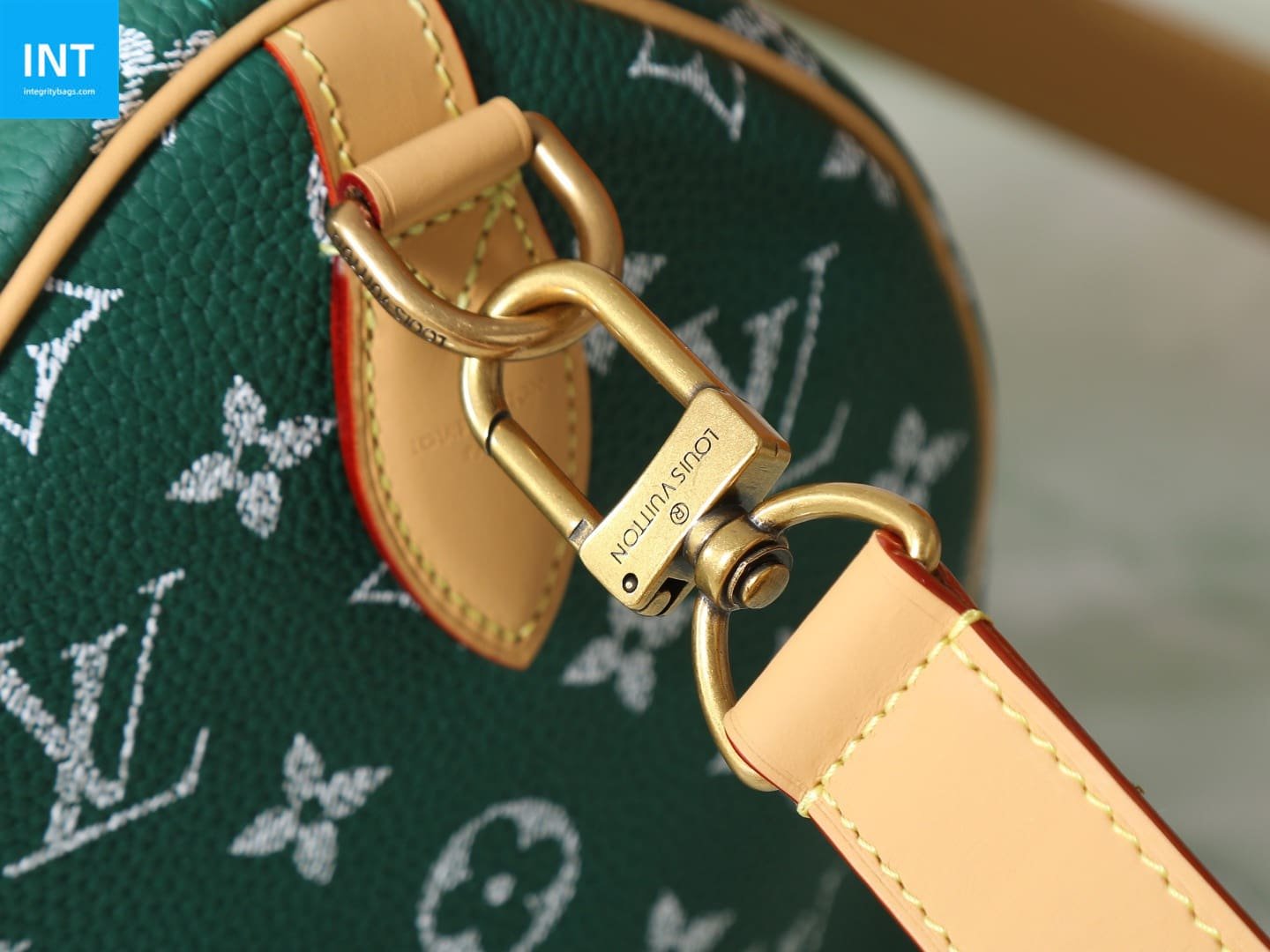 Louis Vuitton M14077 Speedy P9 Bandoulière 30