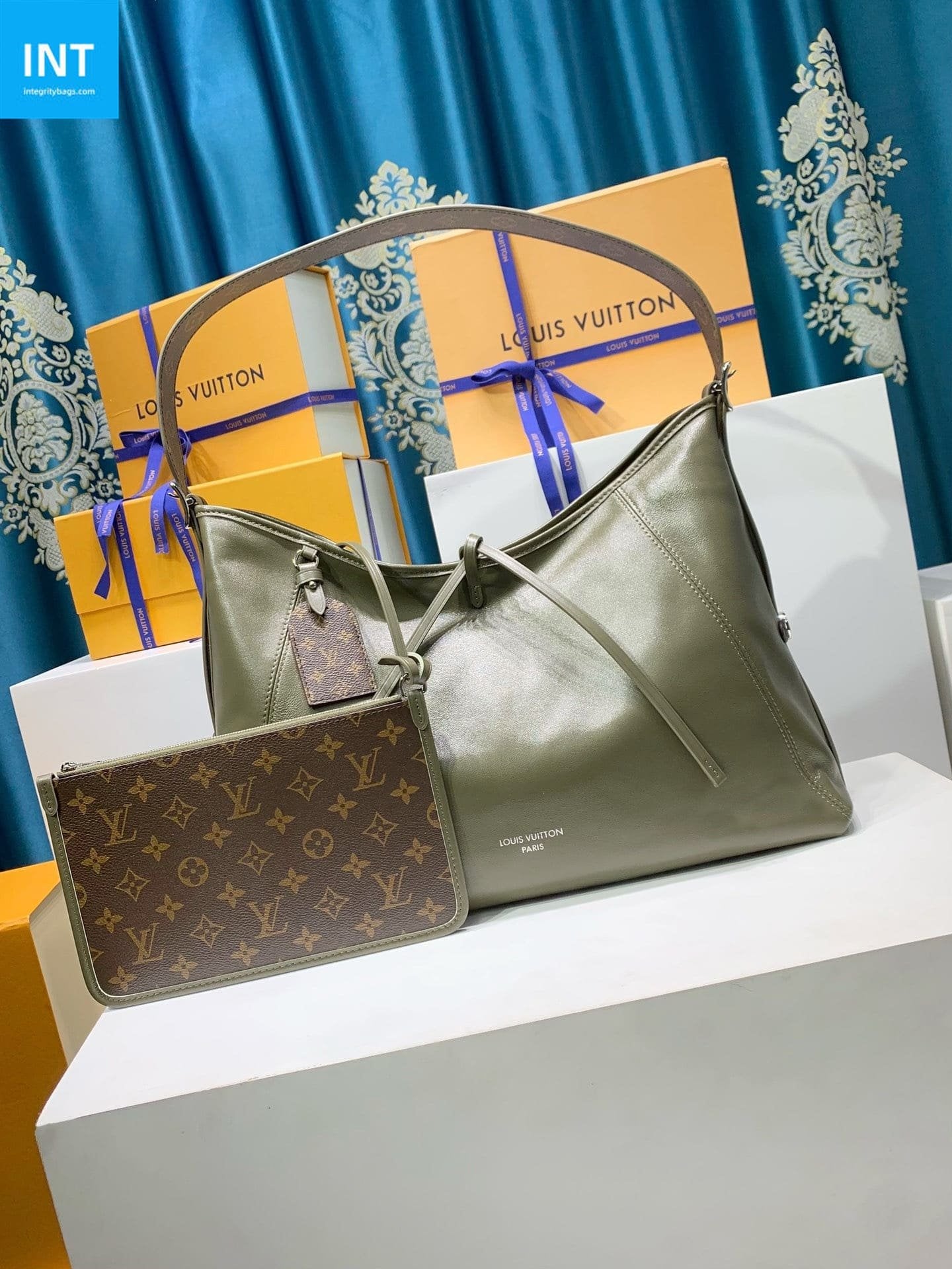 Louis Vuitton M14268 Carryall Vibe MM
