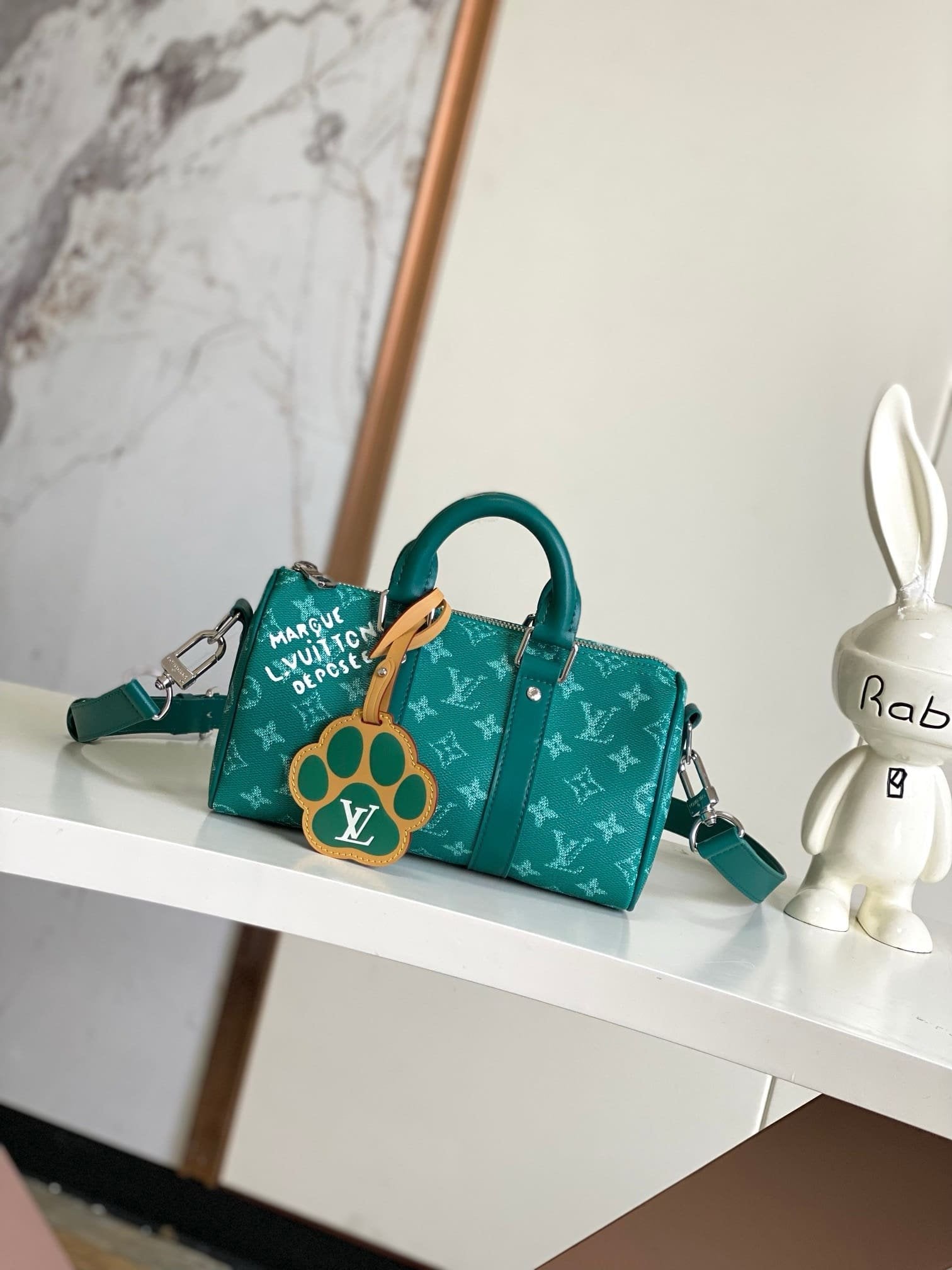 Louis Vuitton M12684 Keepall Bandoulière 25