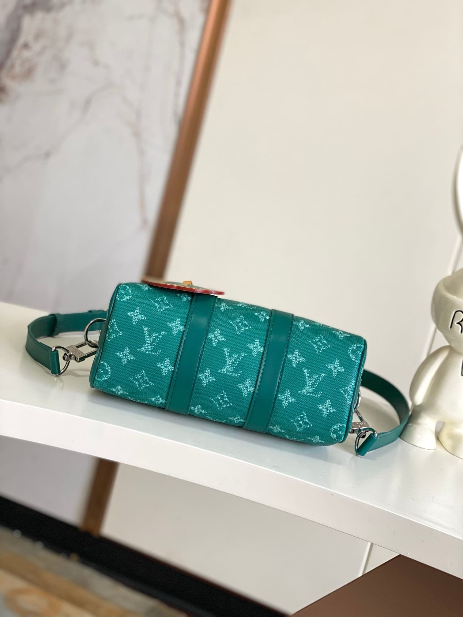 Louis Vuitton M12684 Keepall Bandoulière 25
