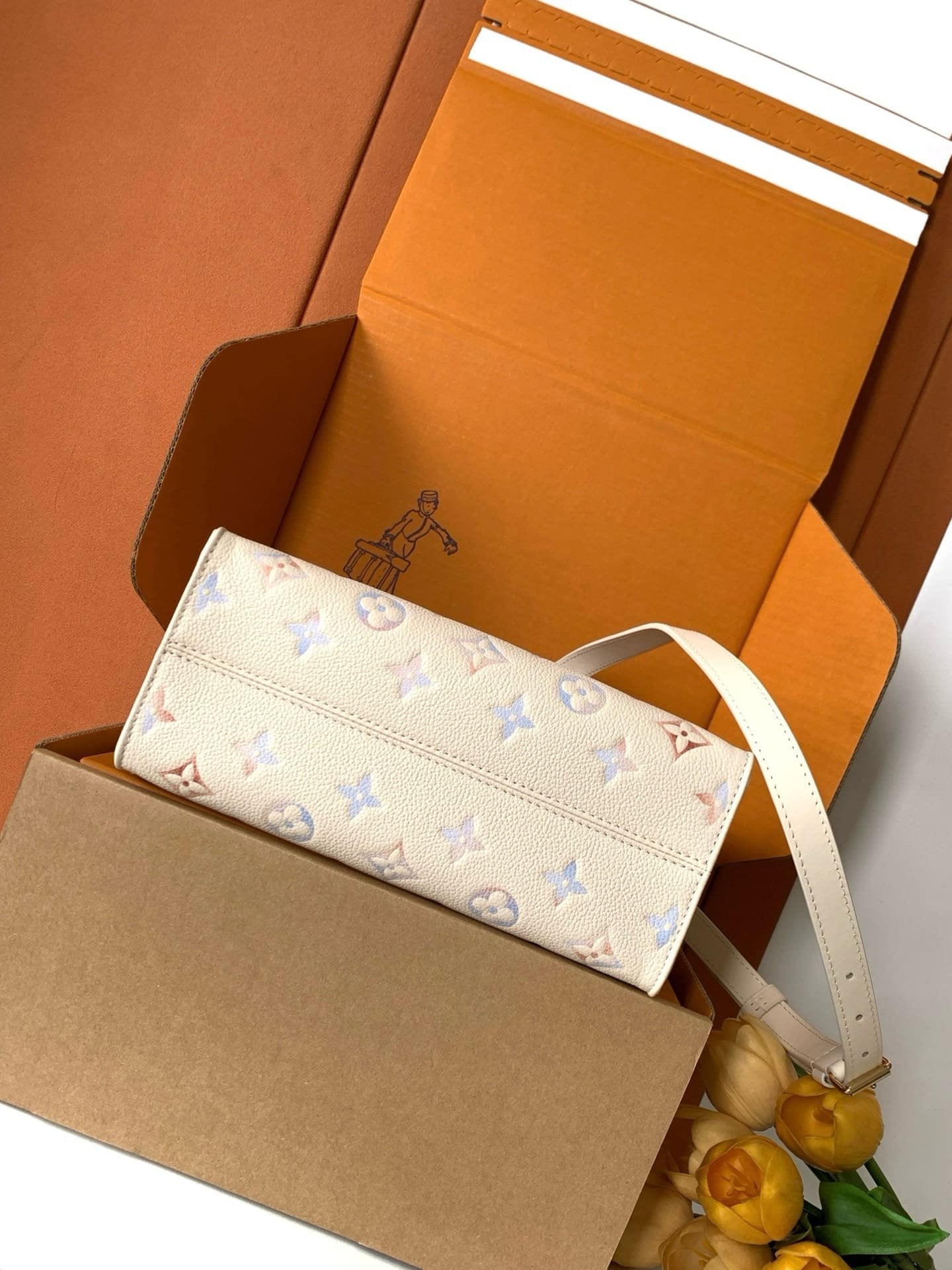 Louis Vuitton M25770 OnTheGo PM
