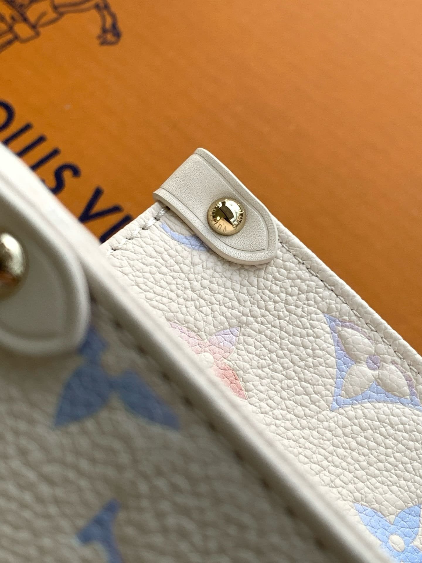 Louis Vuitton M25770 OnTheGo PM