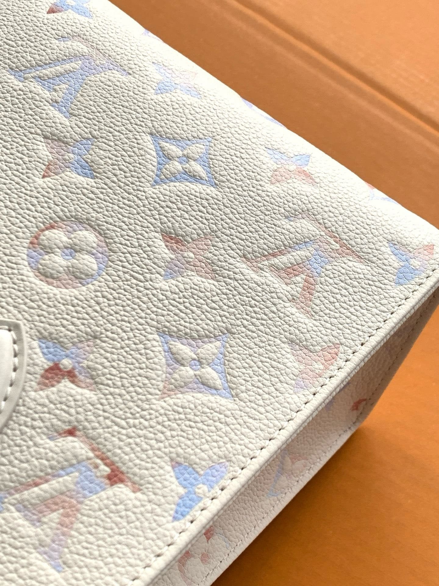 Louis Vuitton M25770 OnTheGo PM