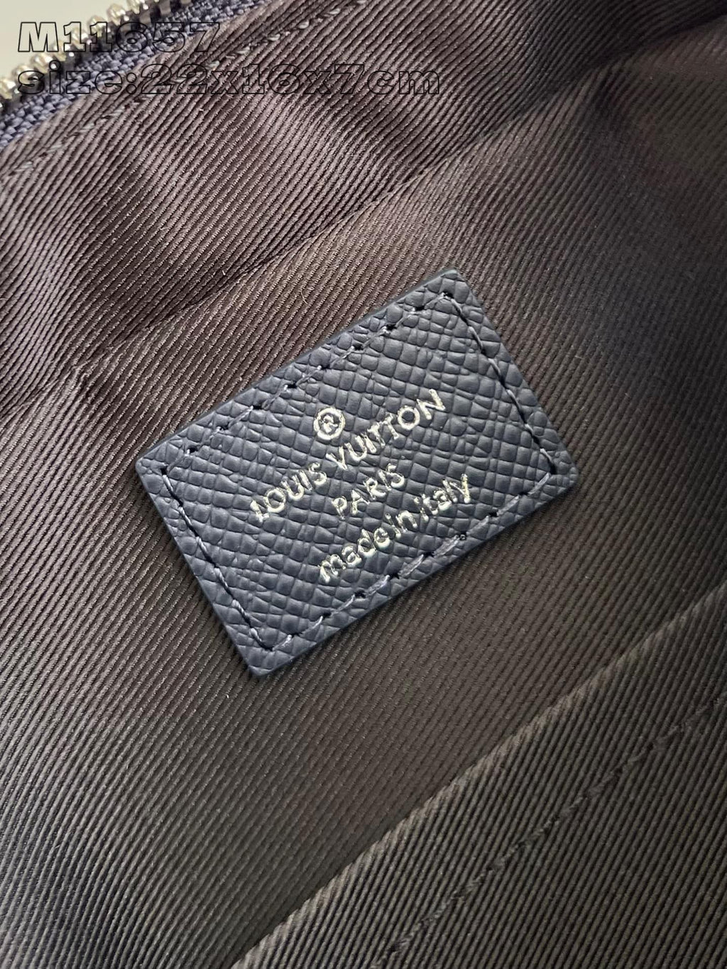 Louis Vuitton M11657 Avenue Messenger