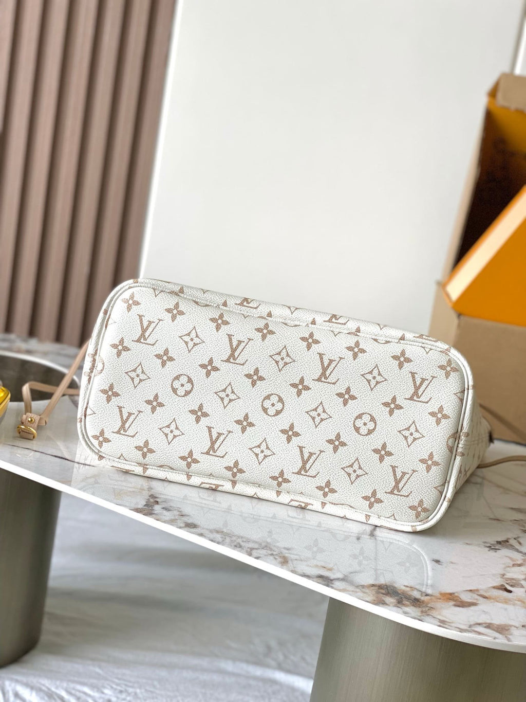 Louis Vuitton M25665 Neverfull Inside Out MM