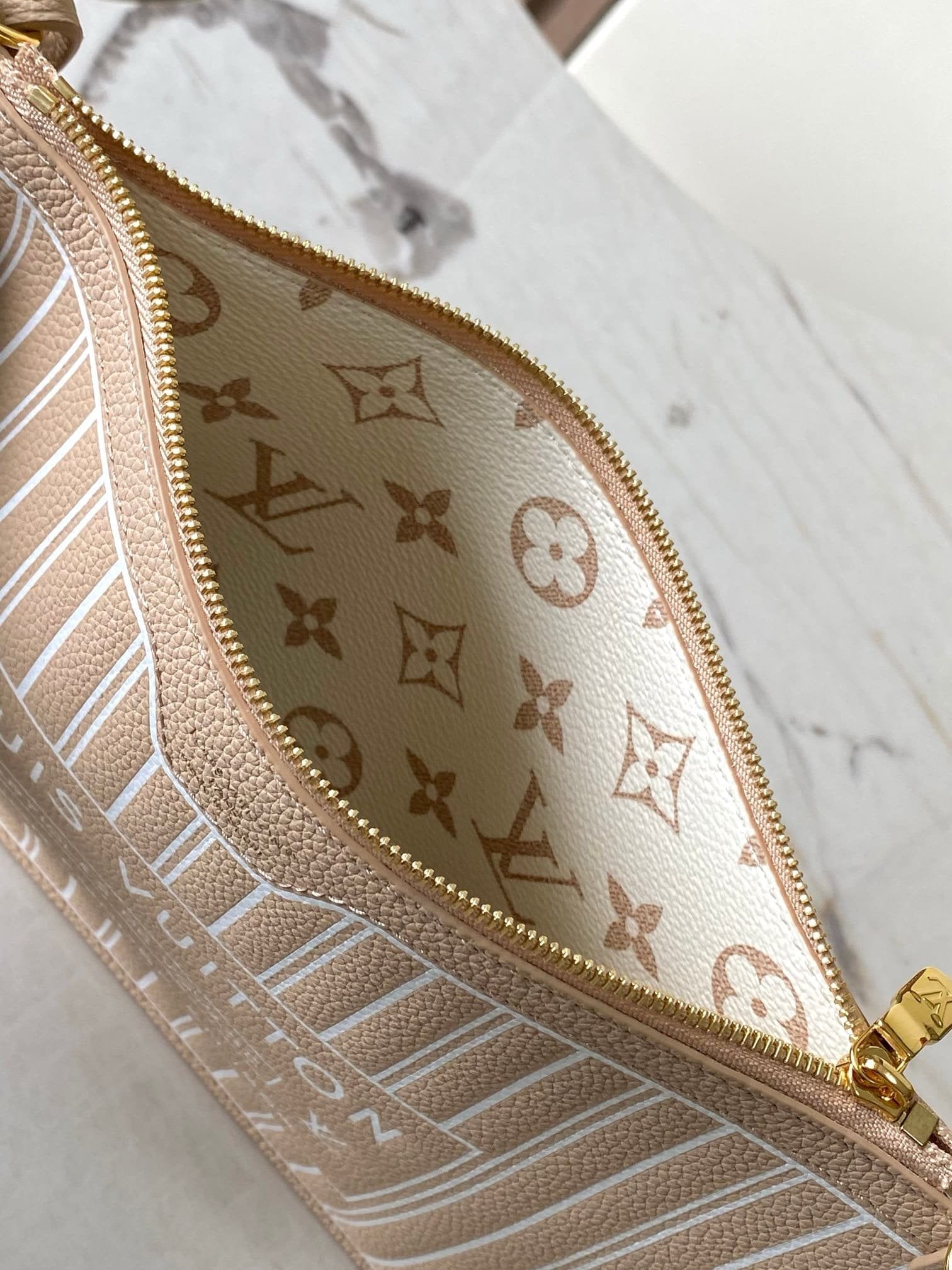 Louis Vuitton M25665 Neverfull Inside Out MM