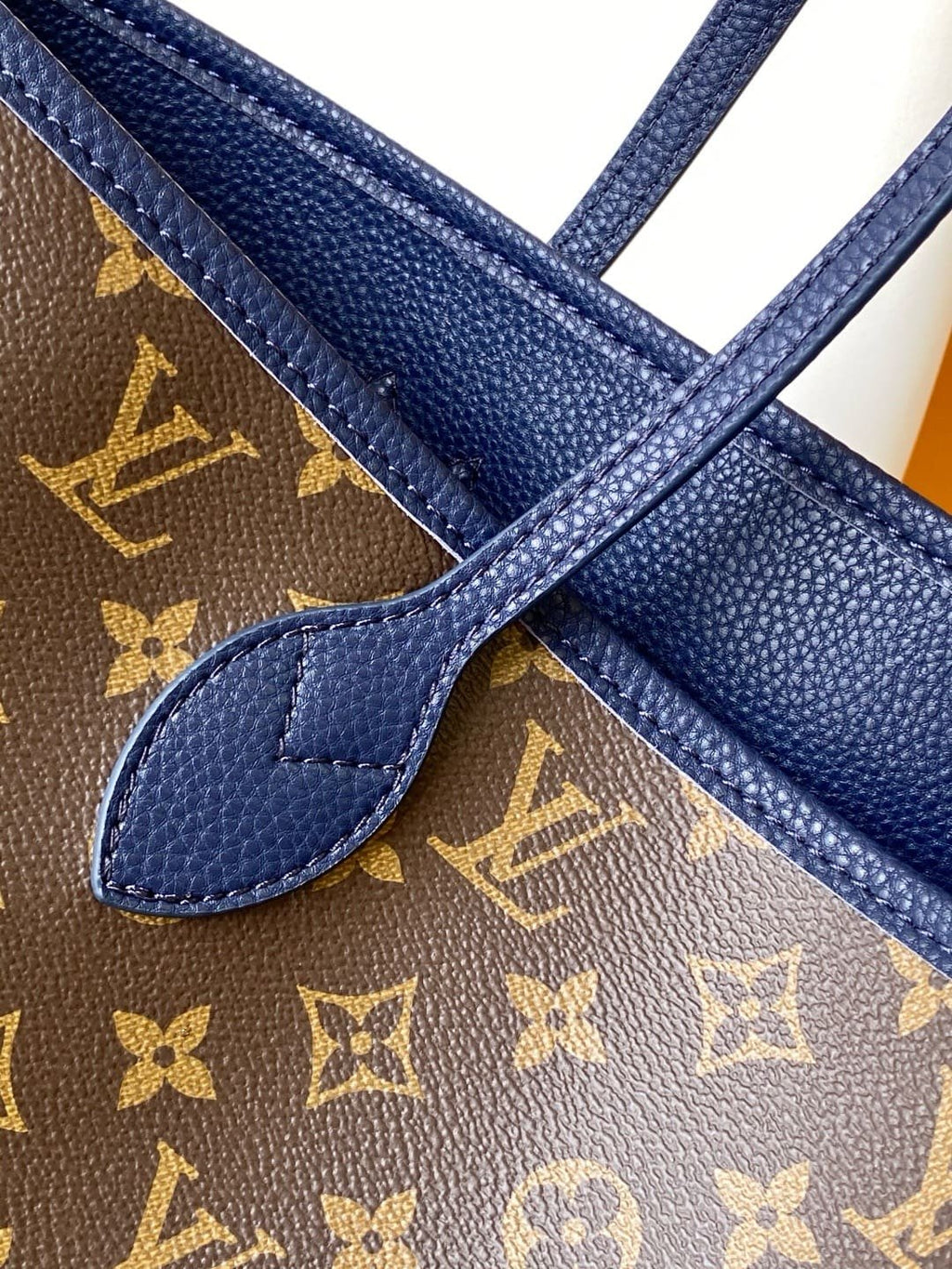 Louis Vuitton M14994 Neverfull Inside Out MM