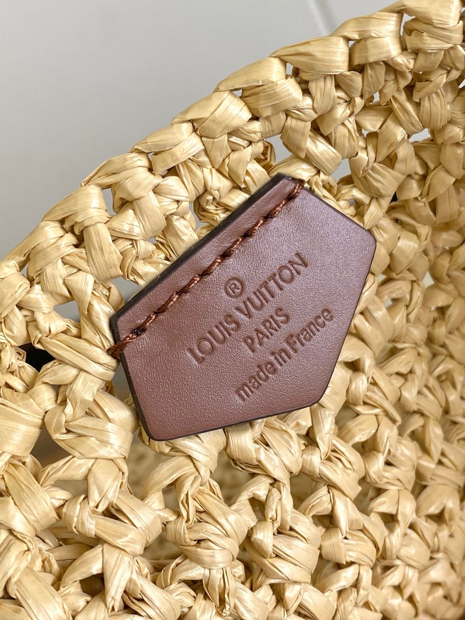 Louis Vuitton M24723 OnTheGo MM