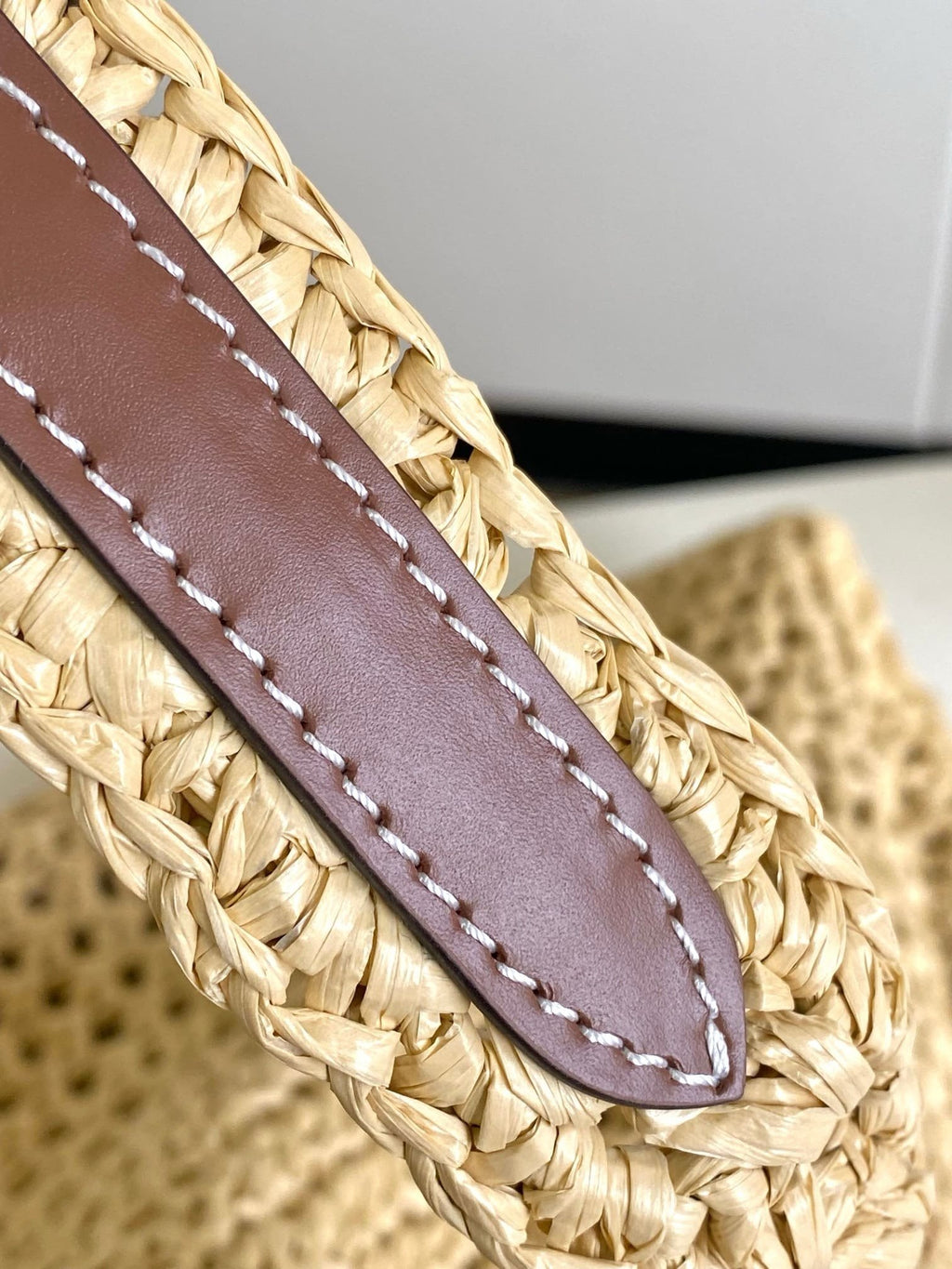 Louis Vuitton M24723 OnTheGo MM