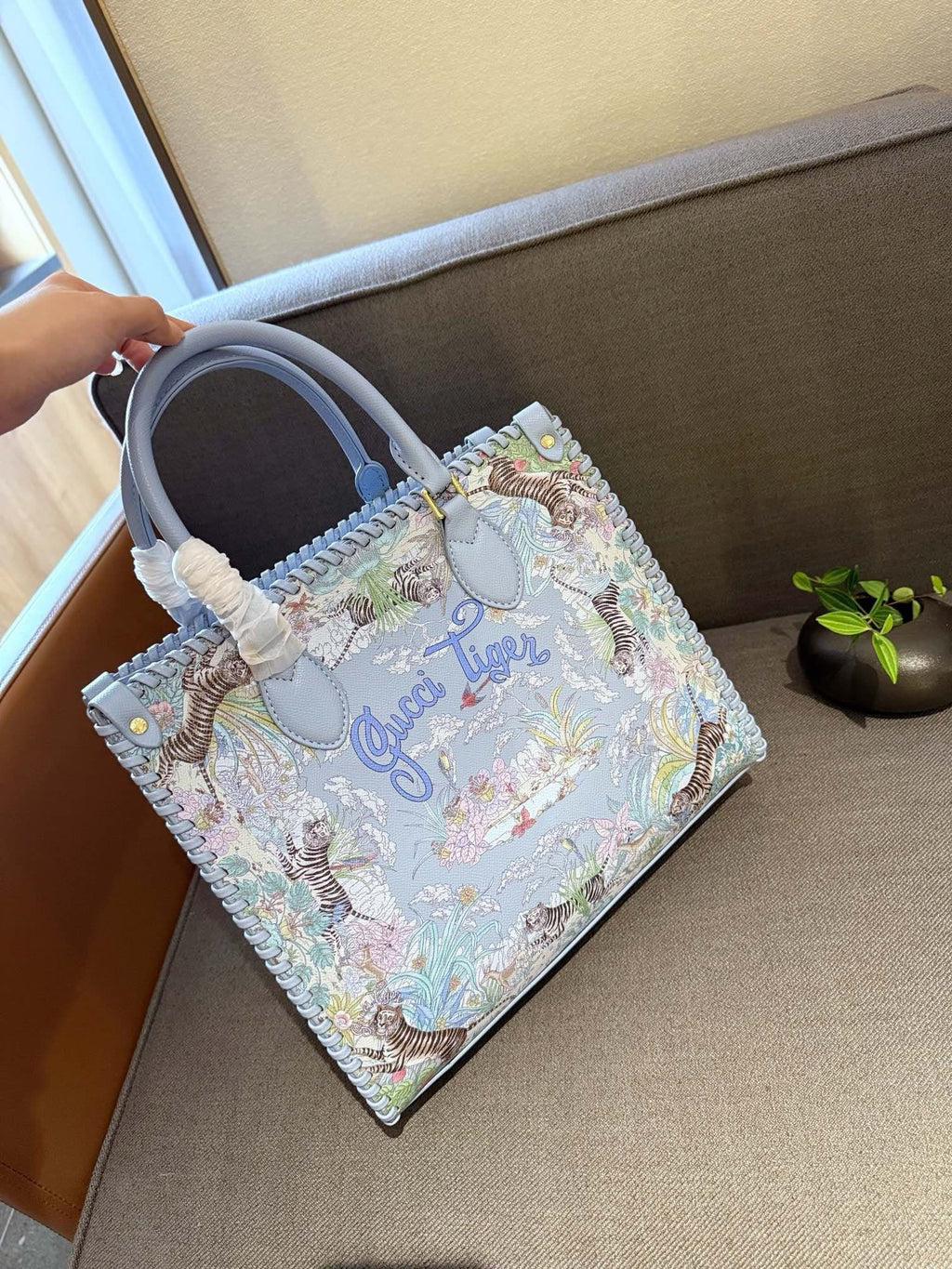 Gucci Tiger Medium tote bag