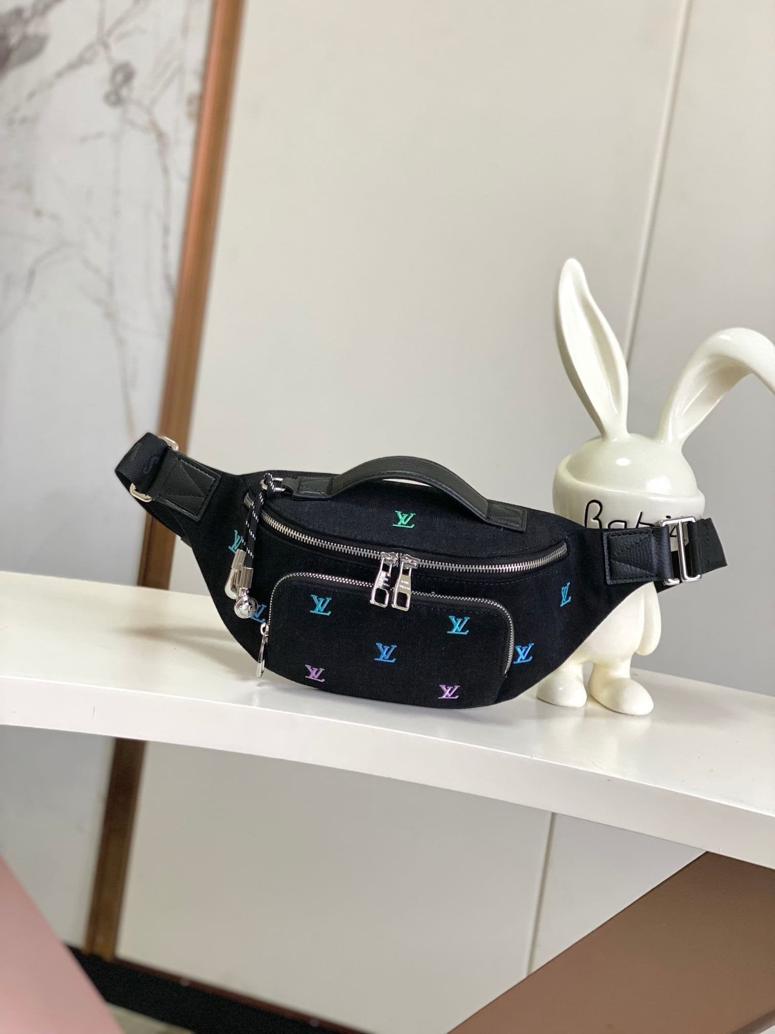 Louis Vuitton M13961 Rush Bumbag