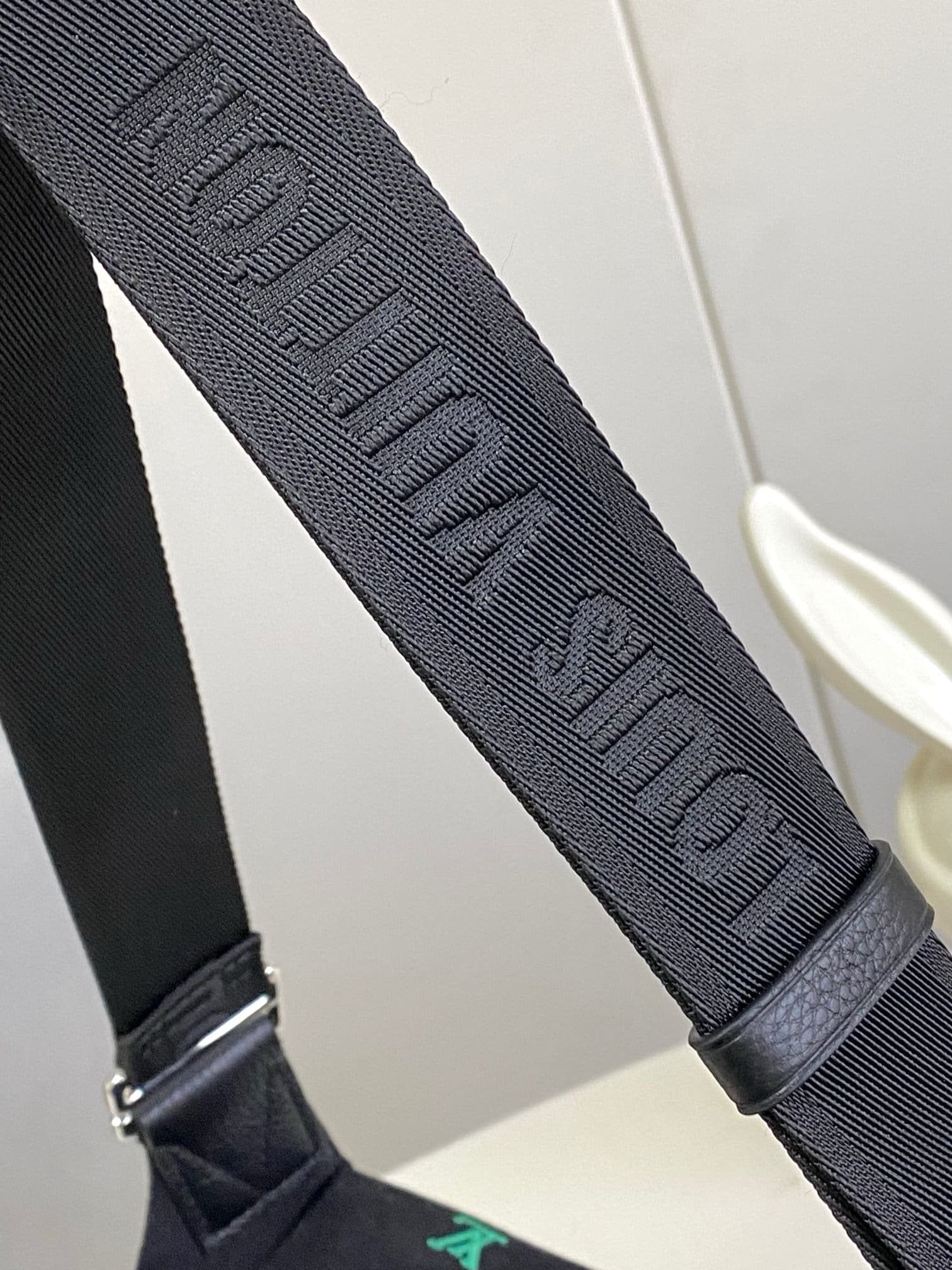 Louis Vuitton M13961 Rush Bumbag