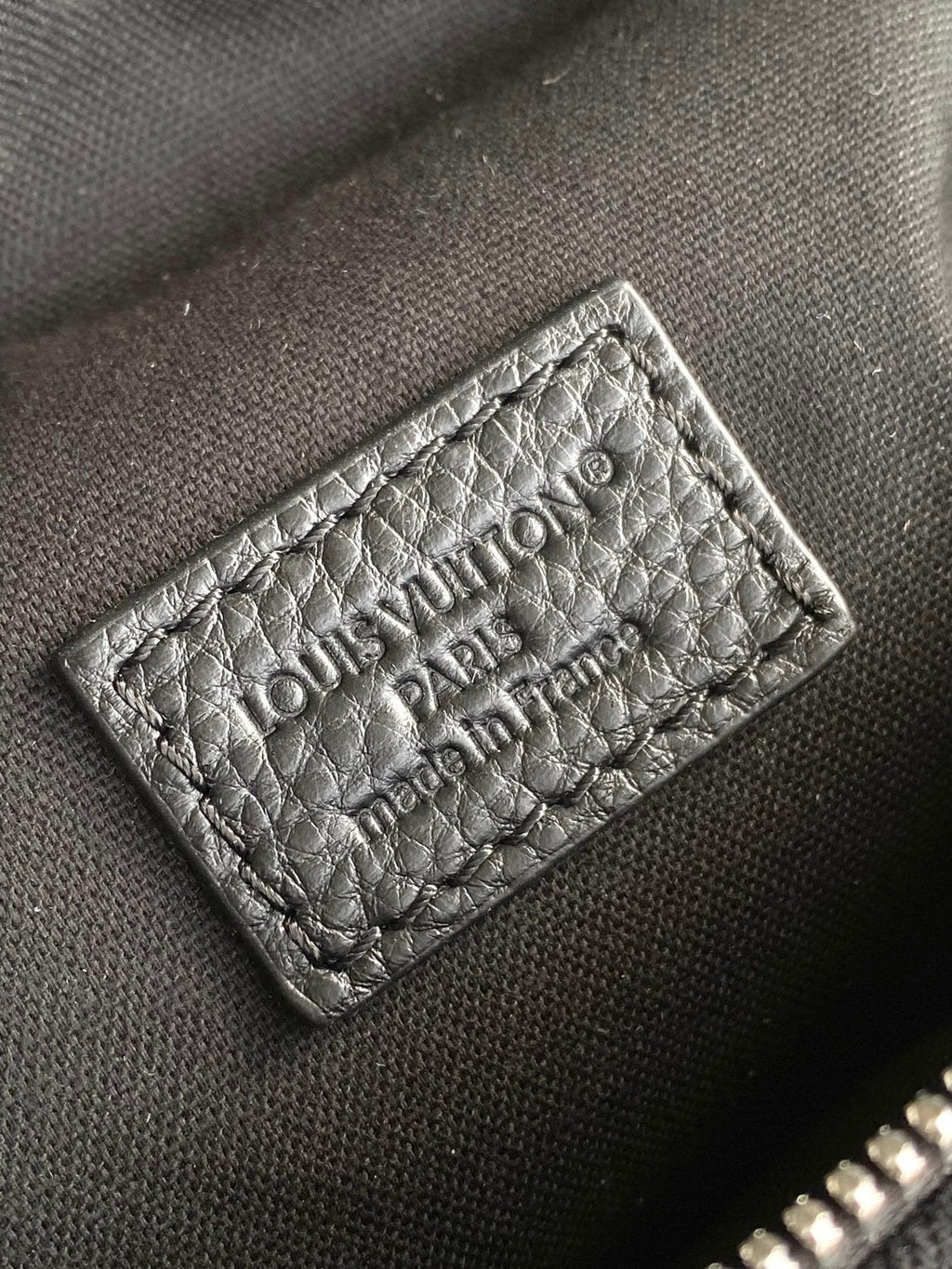 Louis Vuitton M13961 Rush Bumbag