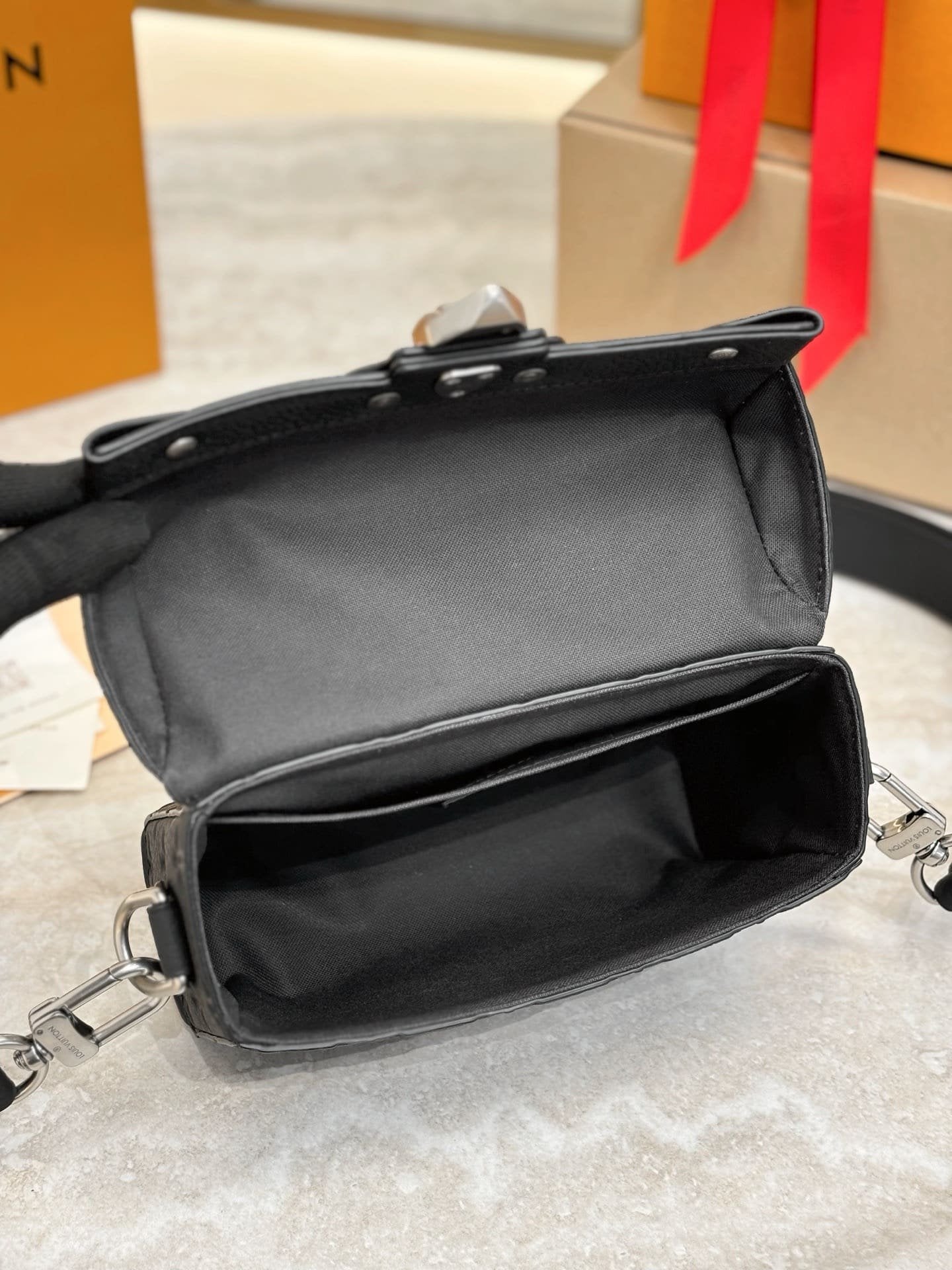 Louis Vuitton M13871 Soul Trunk
