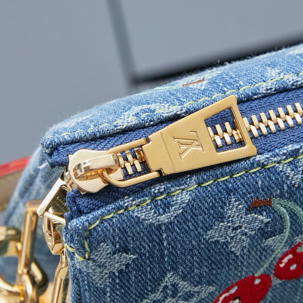 Louis Vuitton M14978 LV x TM Coussin PM