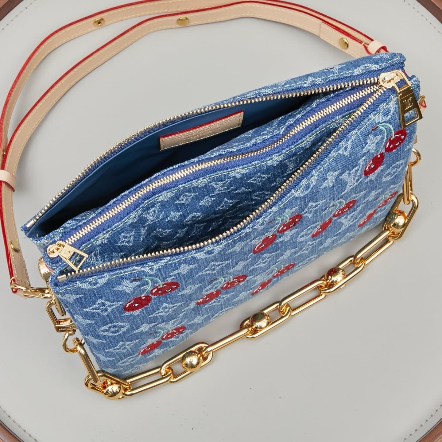 Louis Vuitton M14978 LV x TM Coussin PM