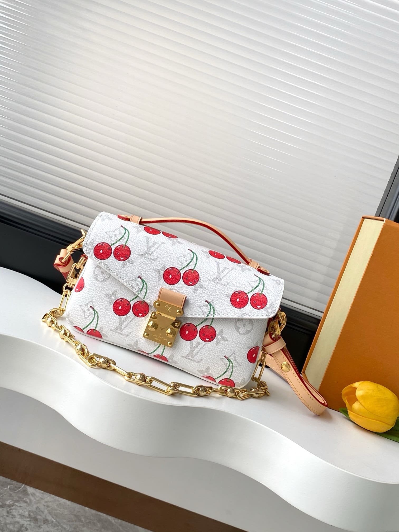 Louis Vuitton M14231 LV x TM Pochette Métis East West