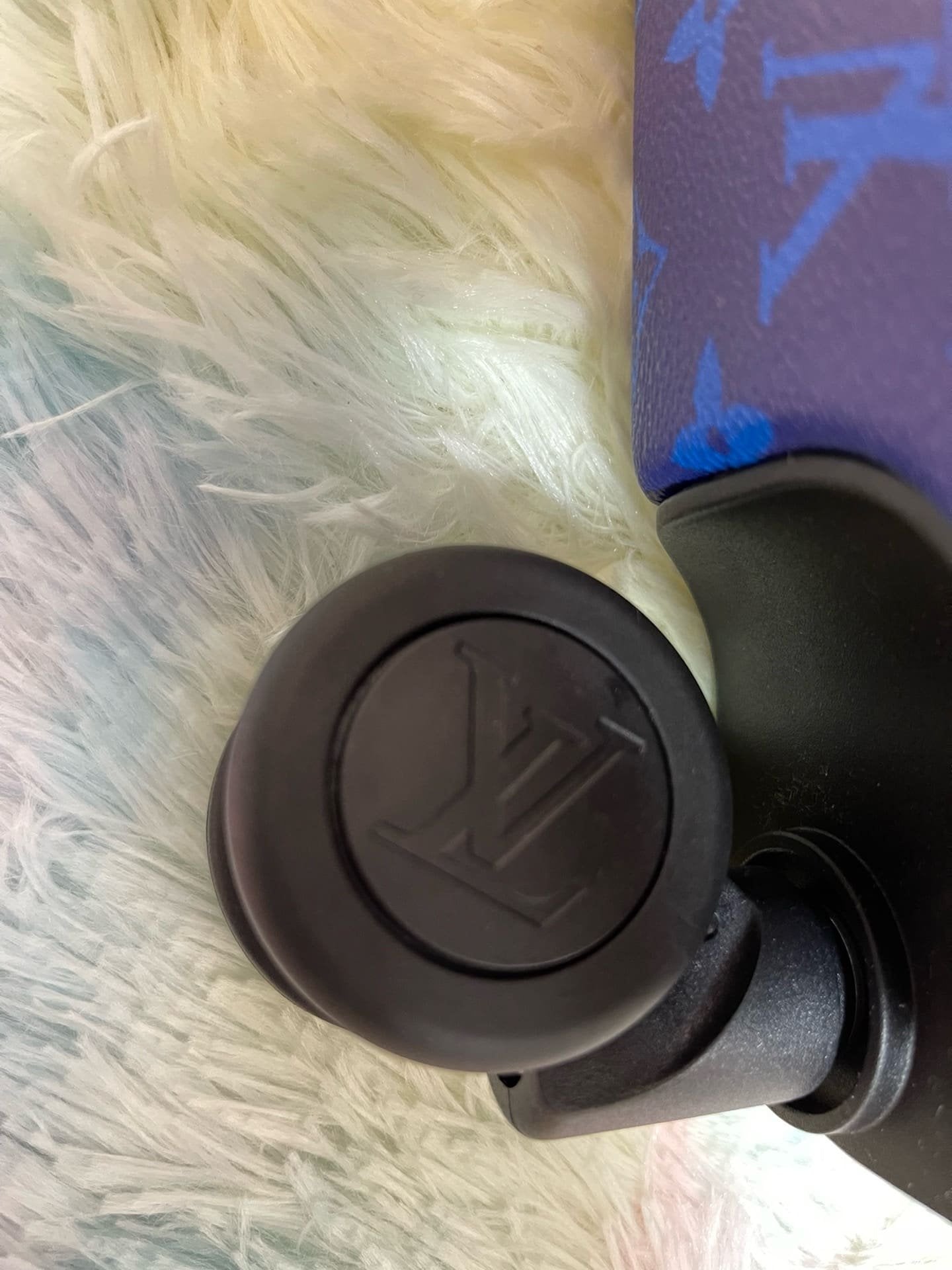 Louis Vuitton M20183 Horizon 55