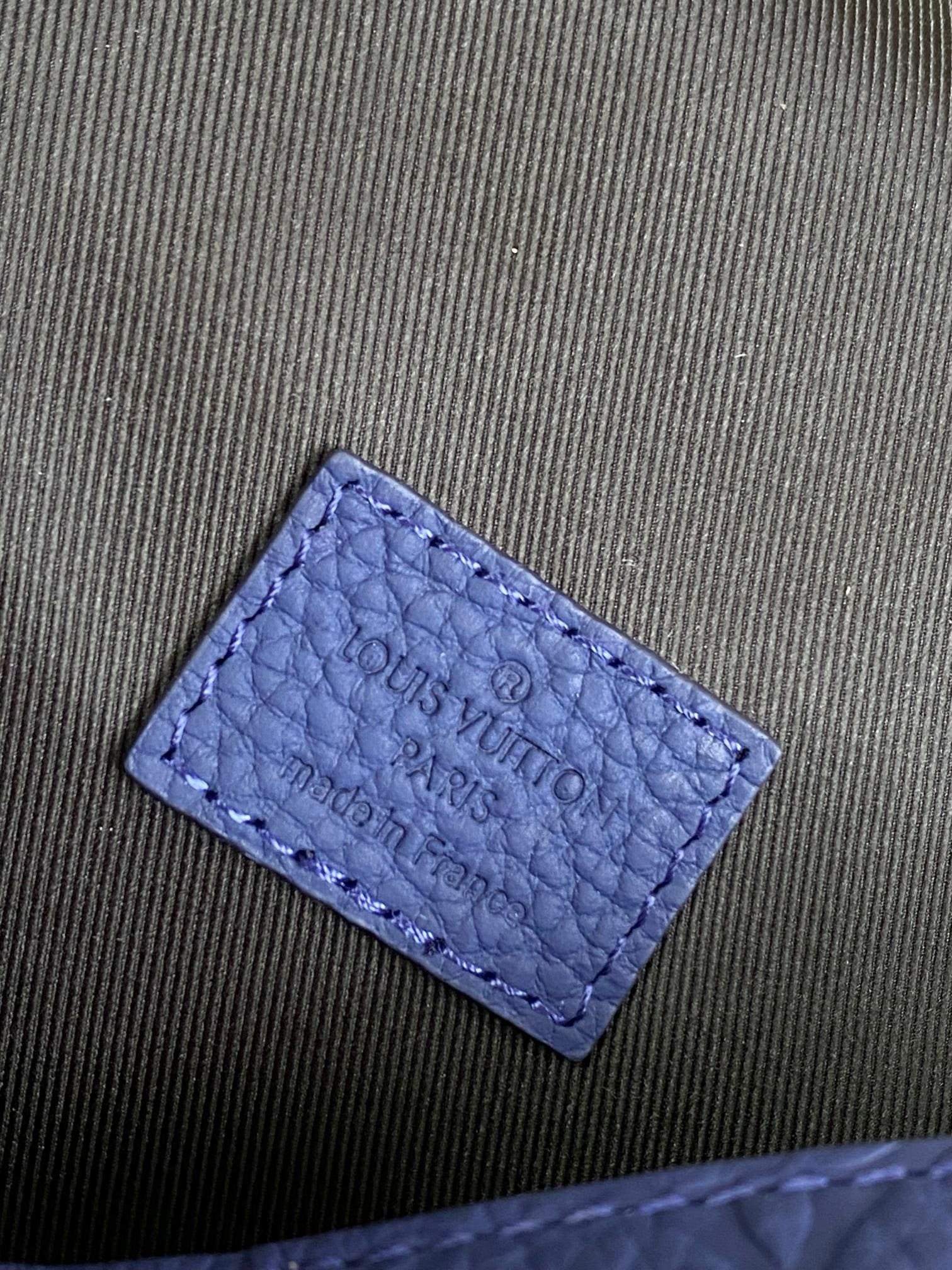 Louis Vuitton M11522 Steamer Wearable Geldbörse