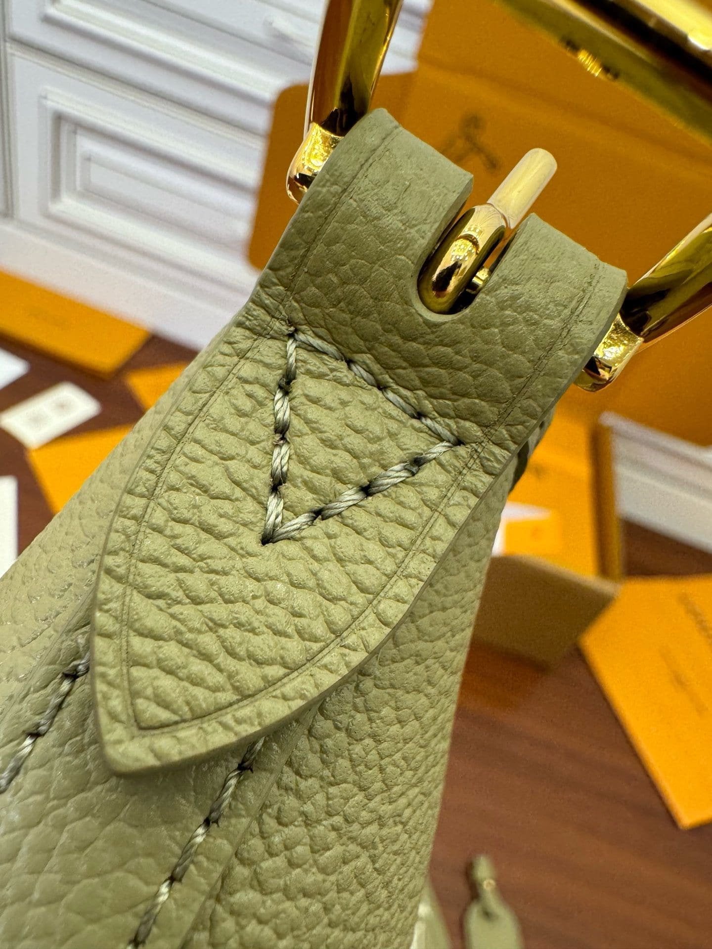 Louis Vuitton M46672 CarryAll PM
