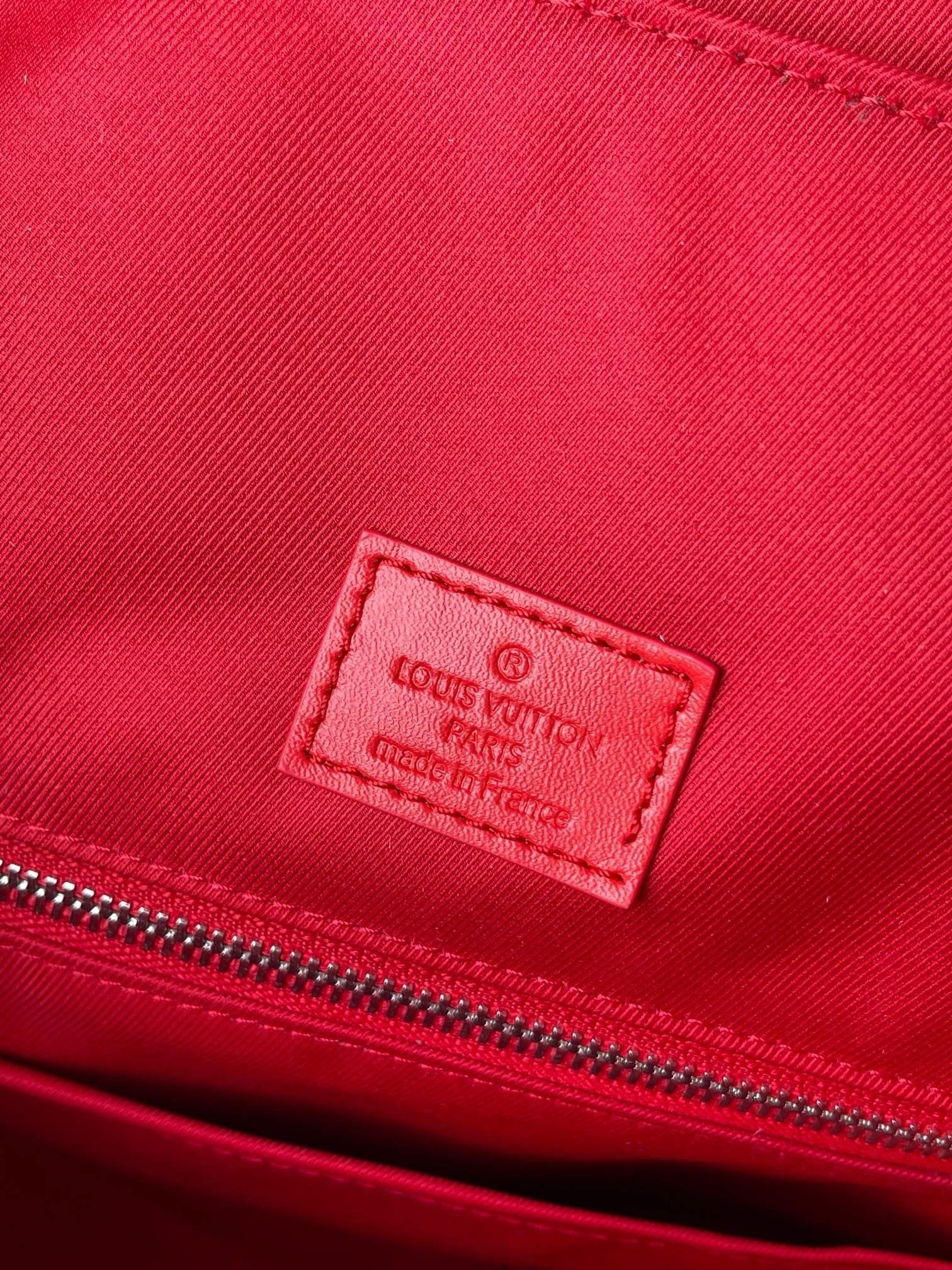 Louis Vuitton M23764 Christopher MM