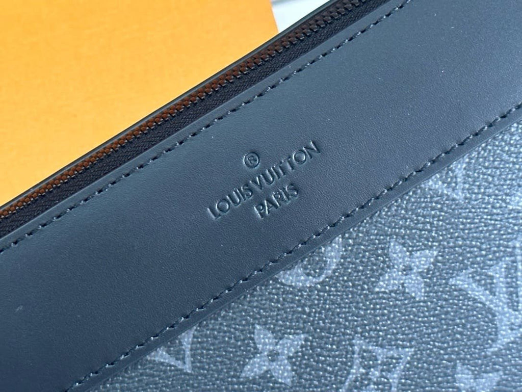 Louis Vuitton M82543 POCHETTE VOYAGE SOUPLE CLUTCH
